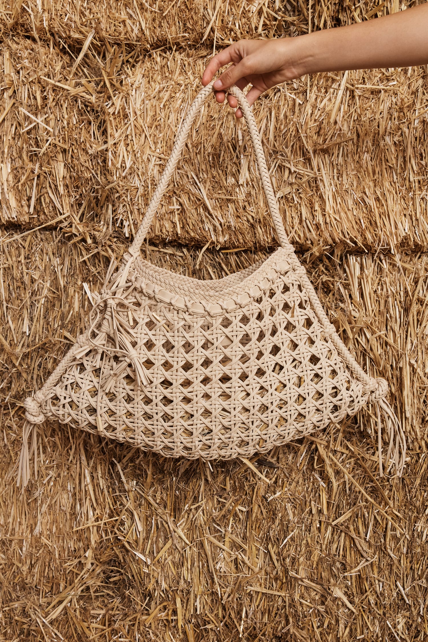 Alemäis Woven Leather Maxi Tote sac cuir tressé ivoire