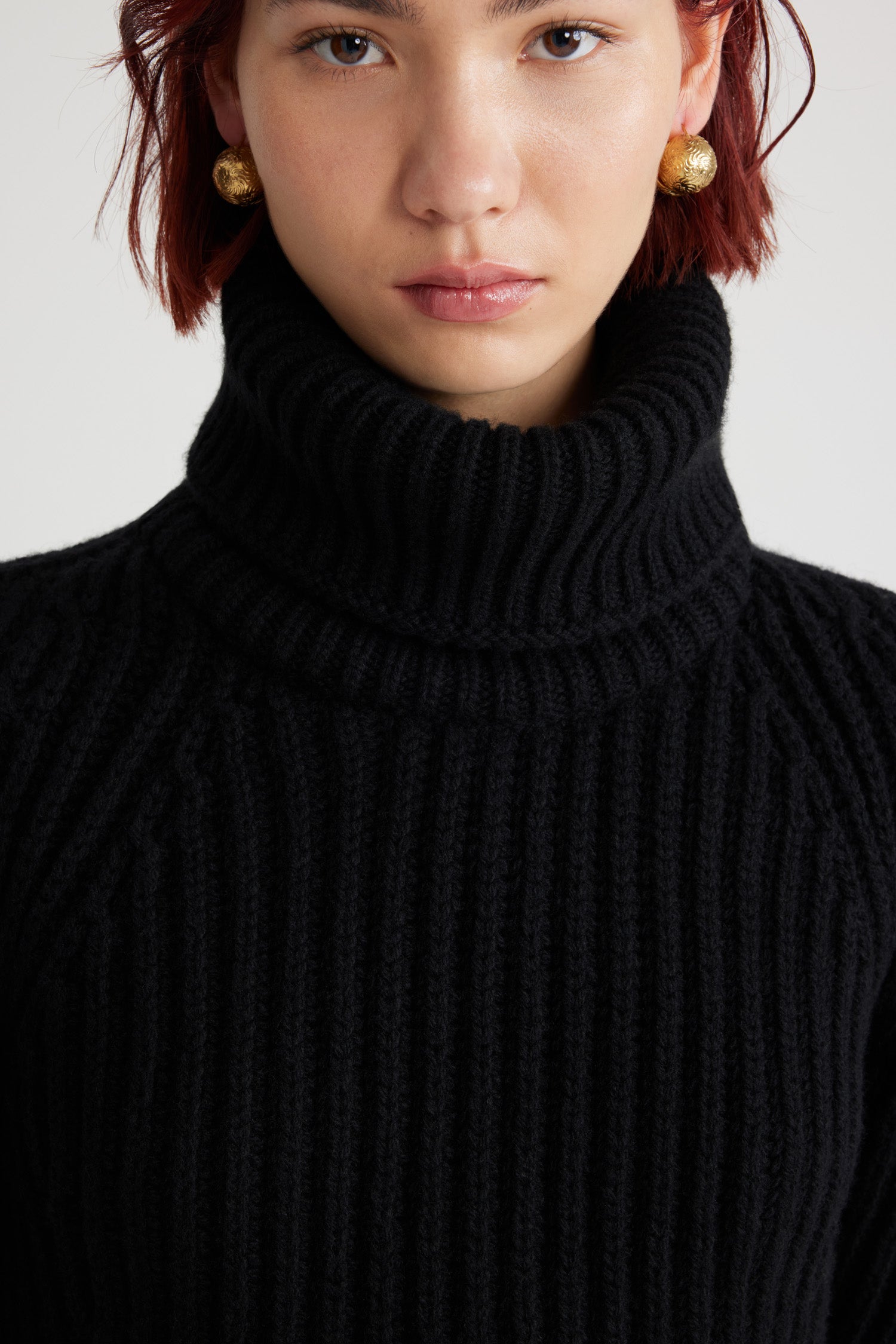 Patou KN206 Pull col roulé noir laine cachemire