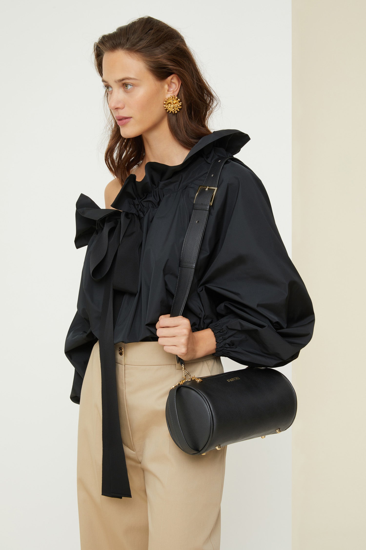 Patou AC008 sac barrel simili cuir noir TU bowling