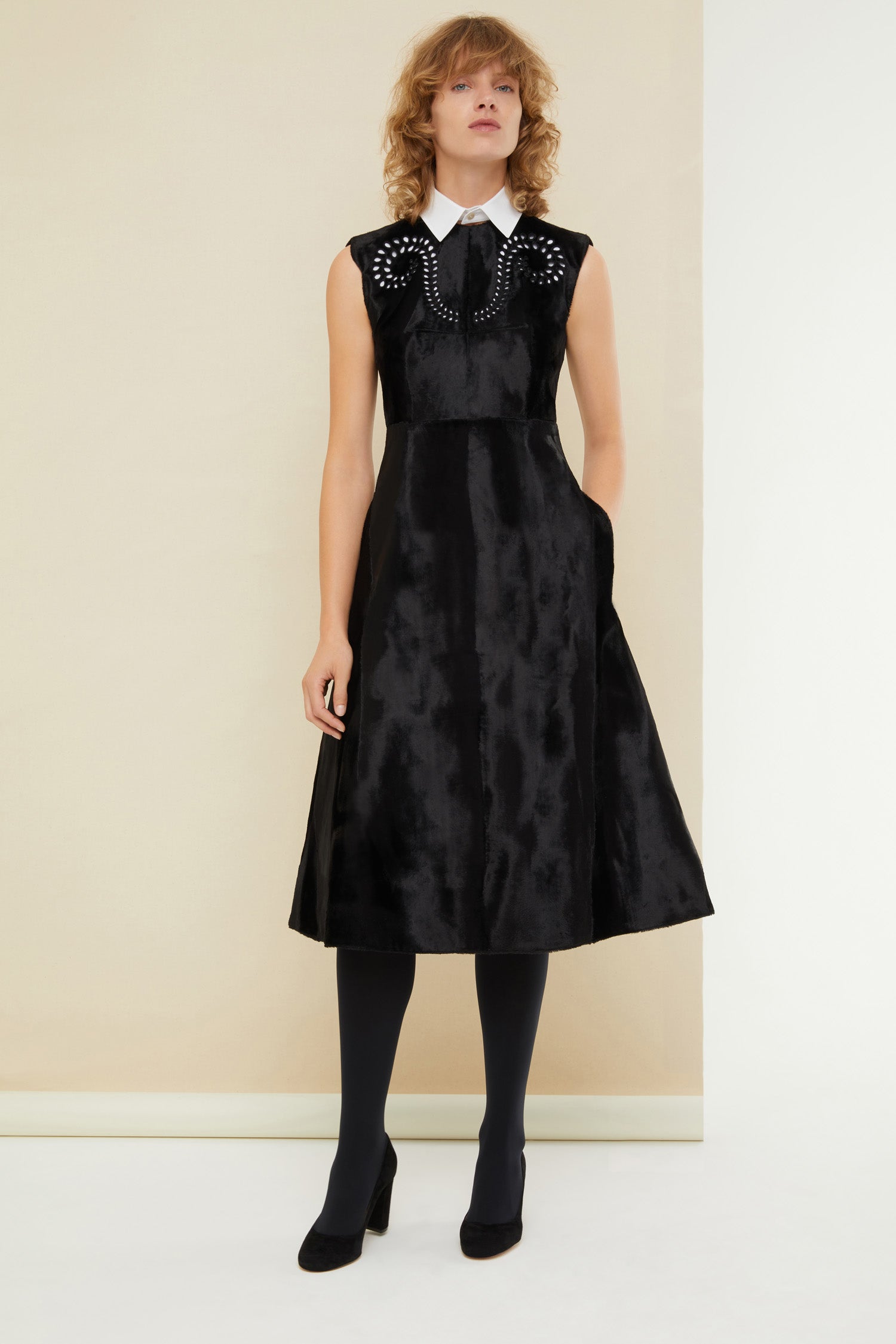 Patou H21DR063 robe midi faux ponyskin noire col