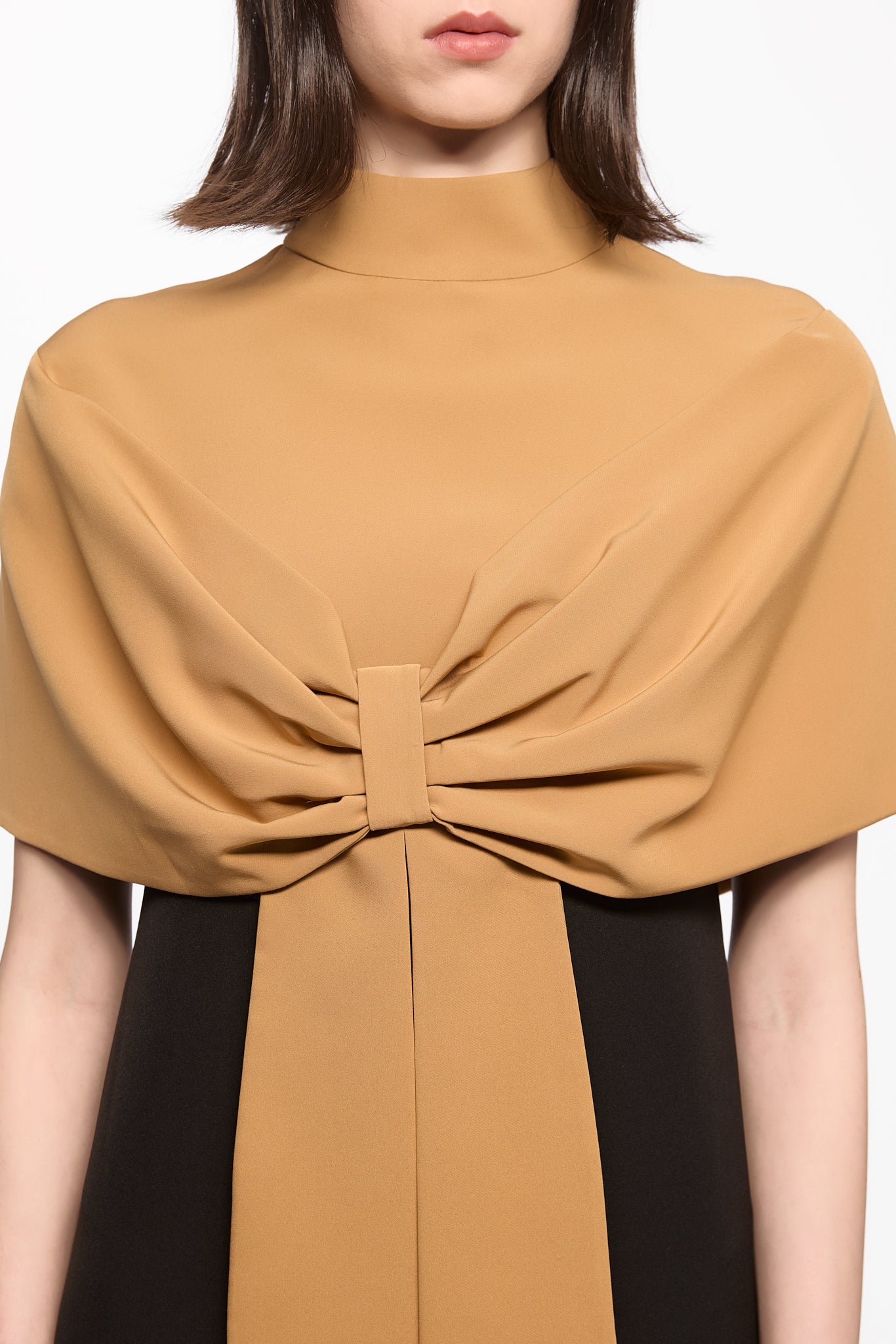 ATU Body Couture robe maxi nœud camel noir
