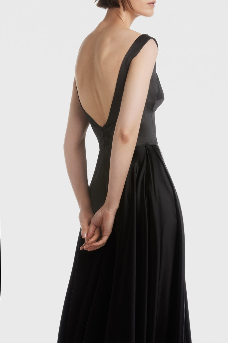 ATU Body Couture Black Satin Finish Gown robe longue satin noir