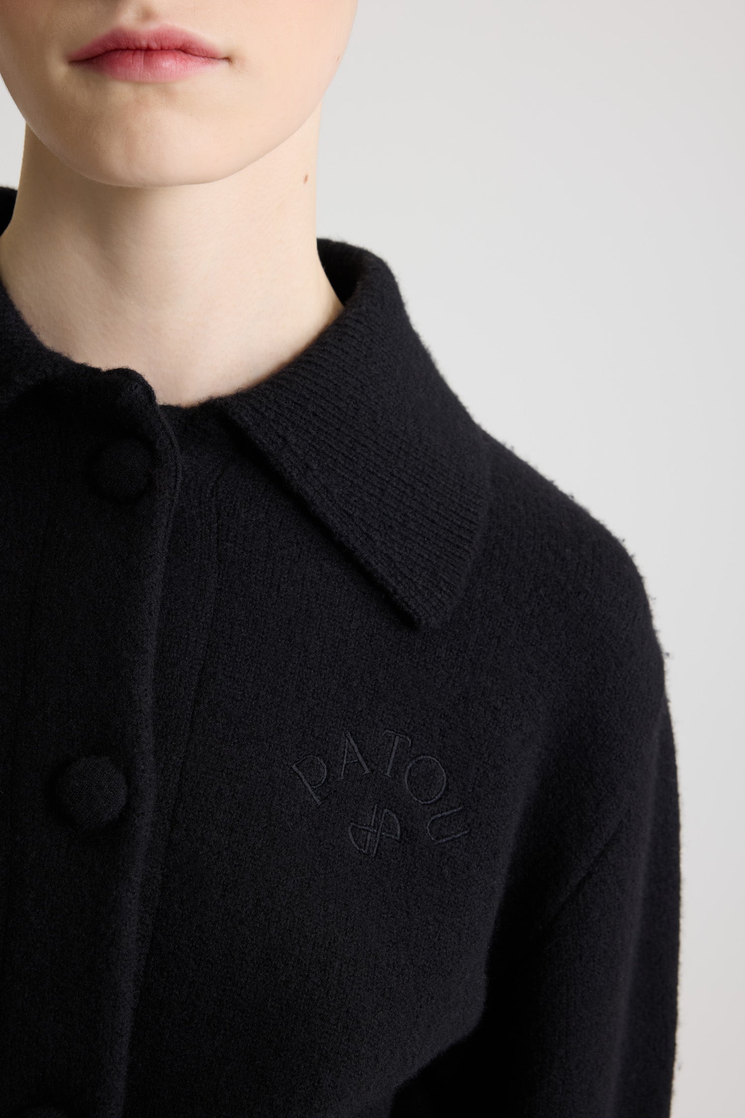 Patou KN290 cardigan court Black laine mérinos XS-XL