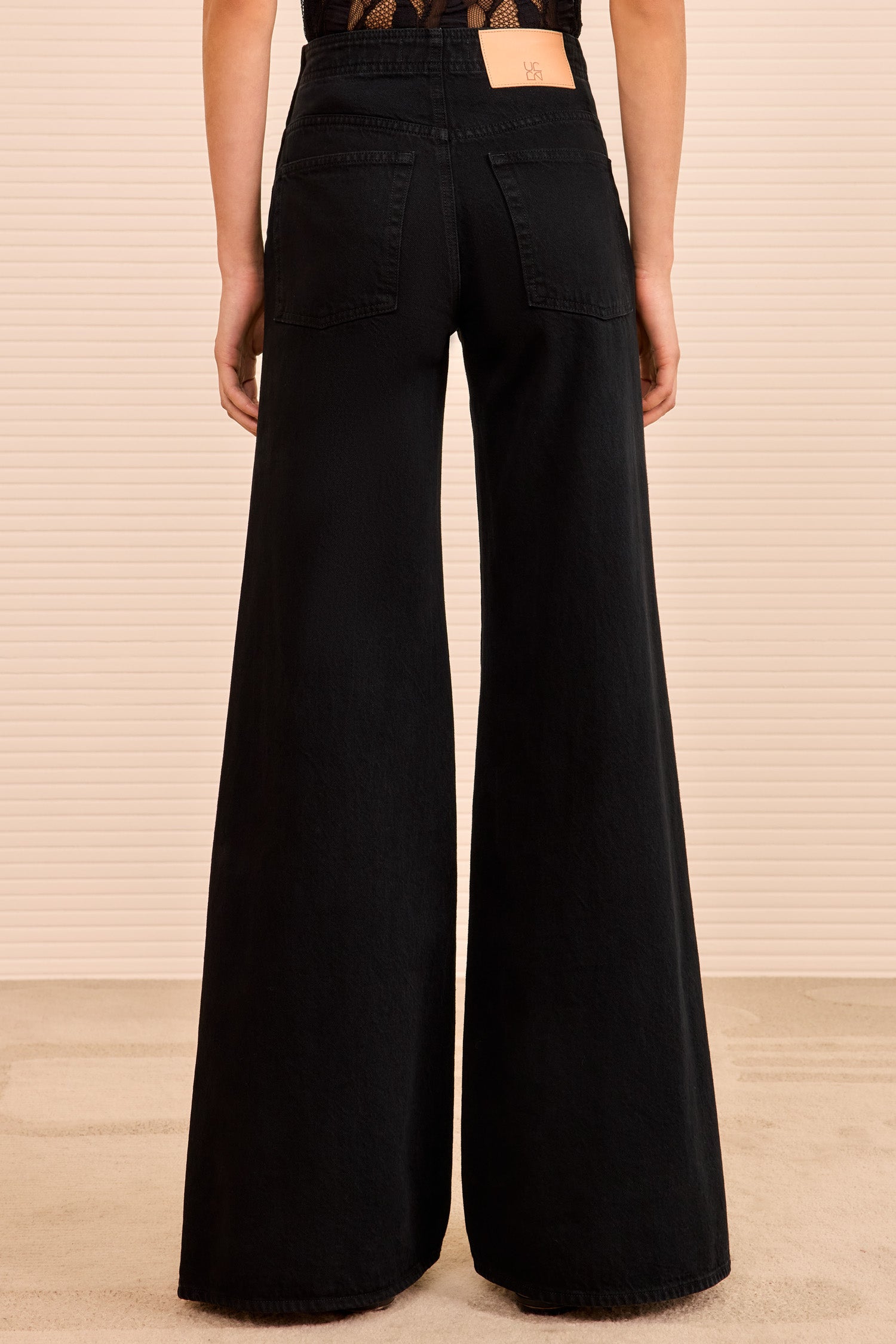 Ulla Johnson Bianca jean large noir taille haute