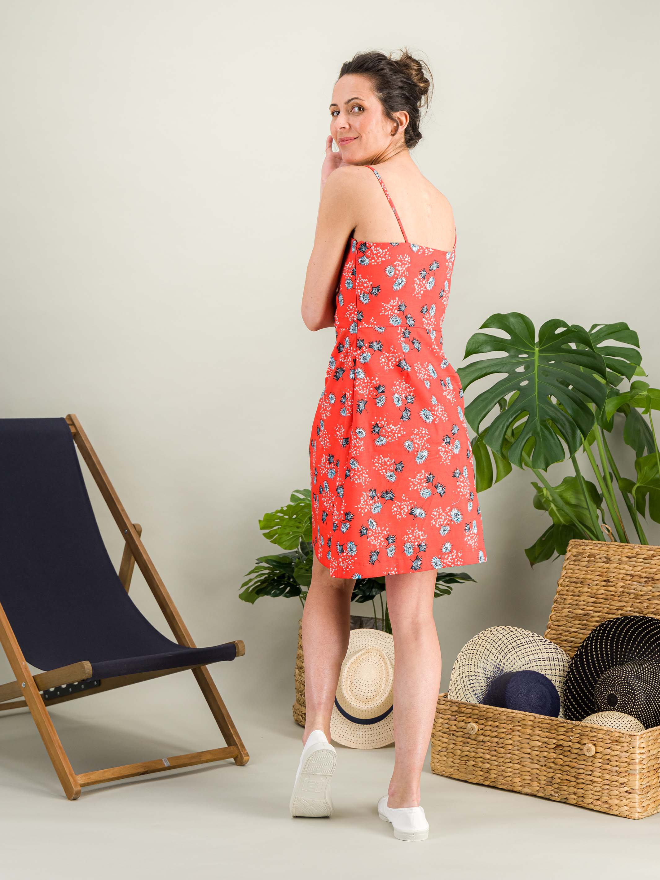 Anahide Saint André ANTIBES robe bretelles rouge orangé floral