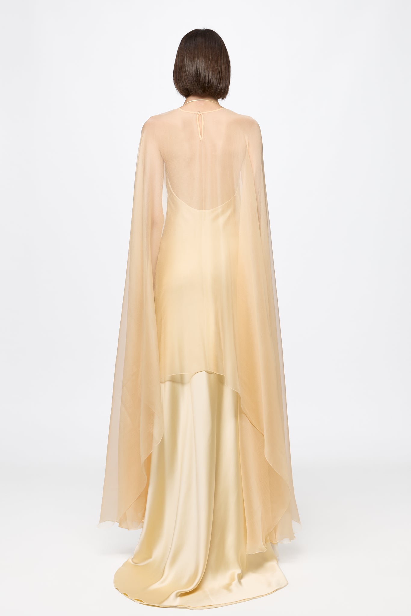 ATU Body Couture Slip Dress robe longue jaune vanille cape