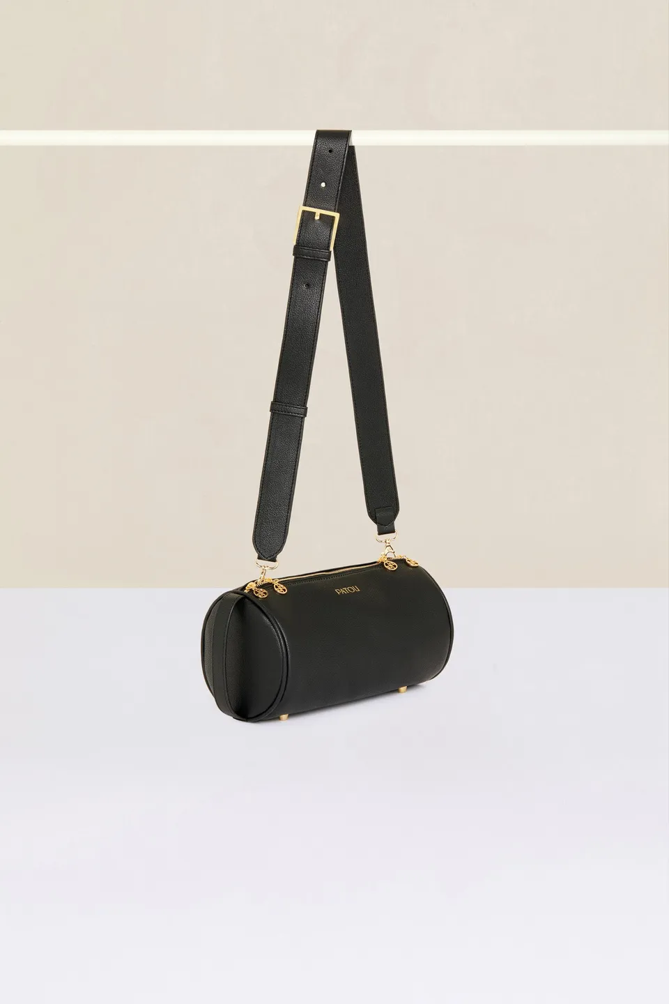 Patou AC008 sac barrel simili cuir noir TU bowling