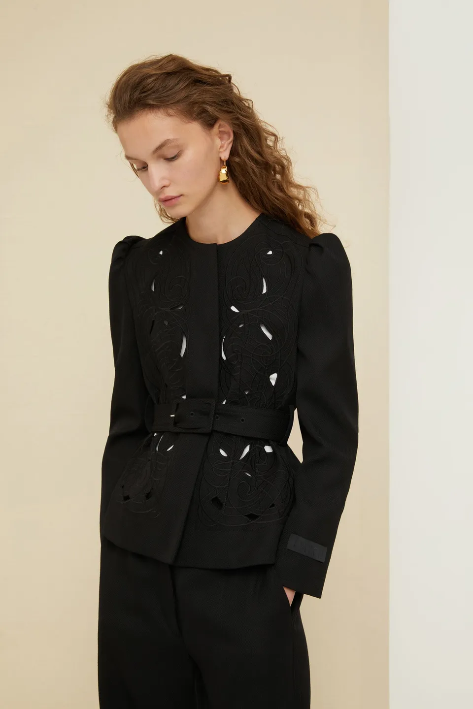 Patou Jackets P21JA013 veste courte noire laine brodée