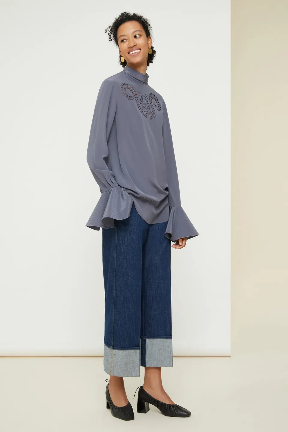 Patou P21TO0220013910A top soie gris brodé