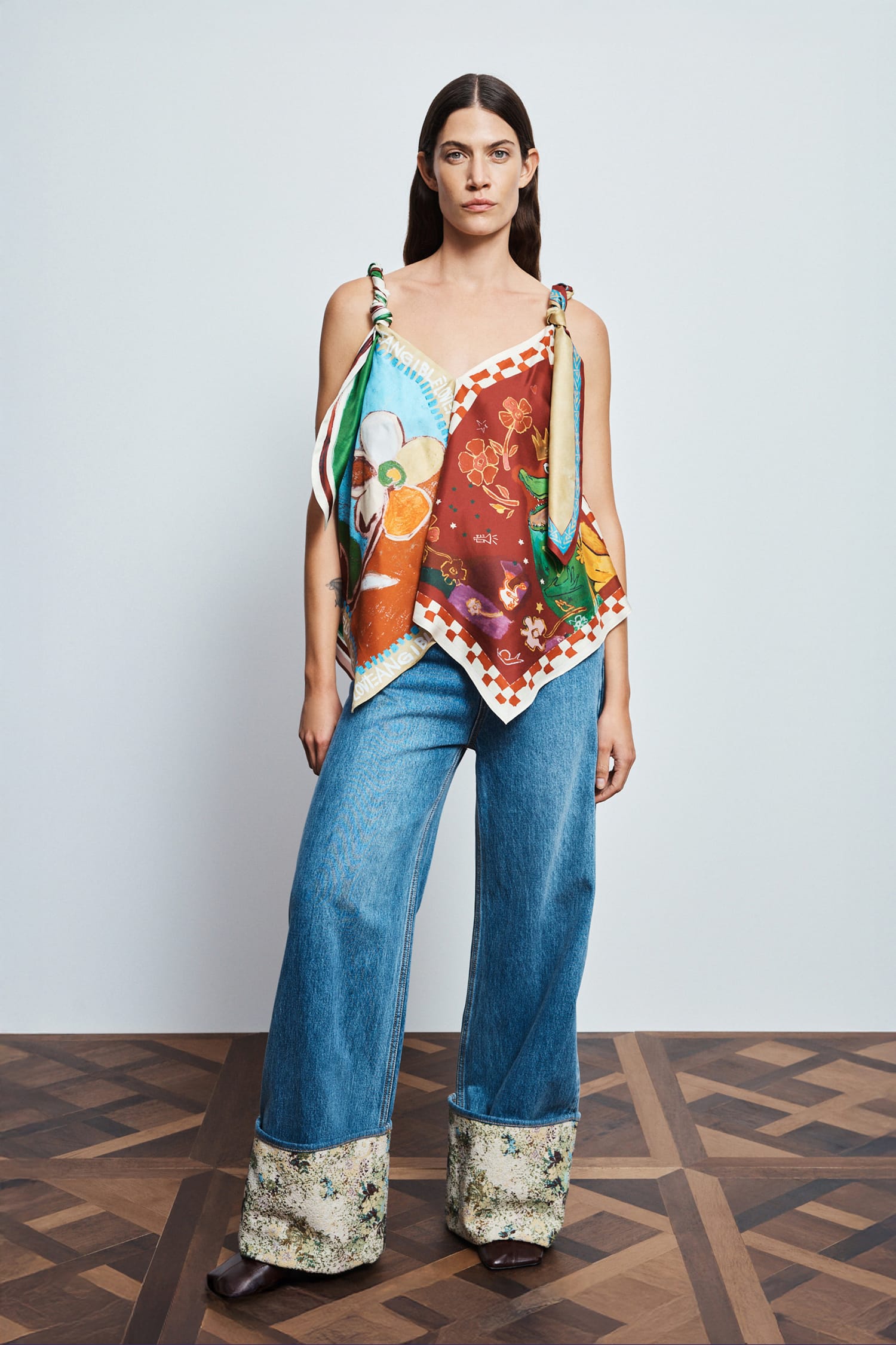 Alemäis Mlak Silk Top haut en soie col V