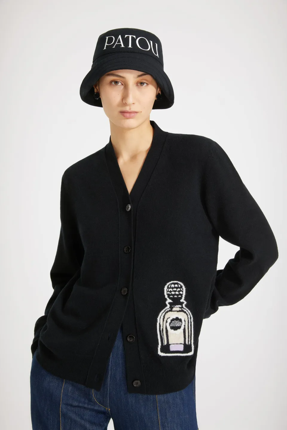 Patou Knitwear KN100 cardigan noir laine cachemire flacon
