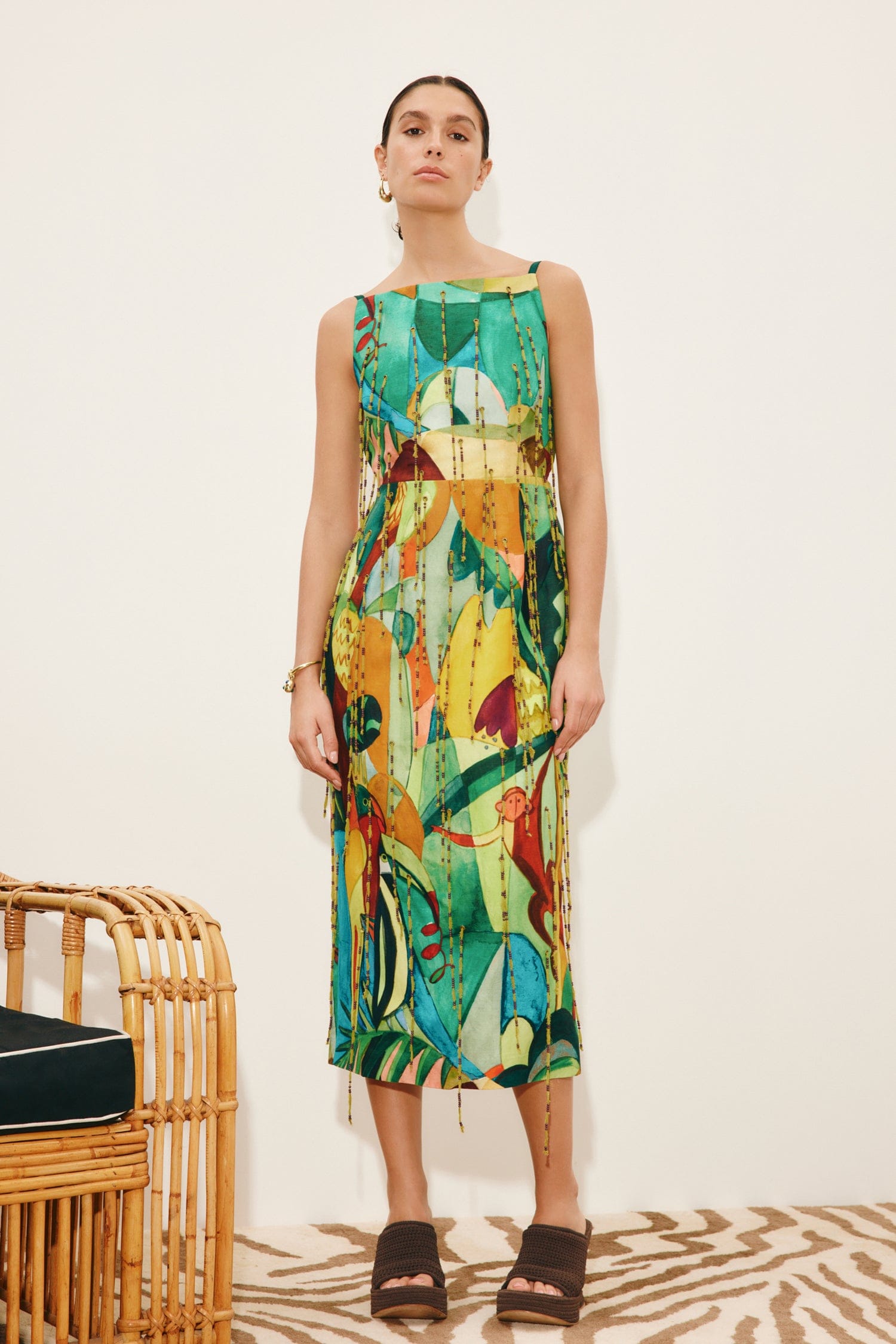 Alemaïs Mokshini robe midi fourreau perles