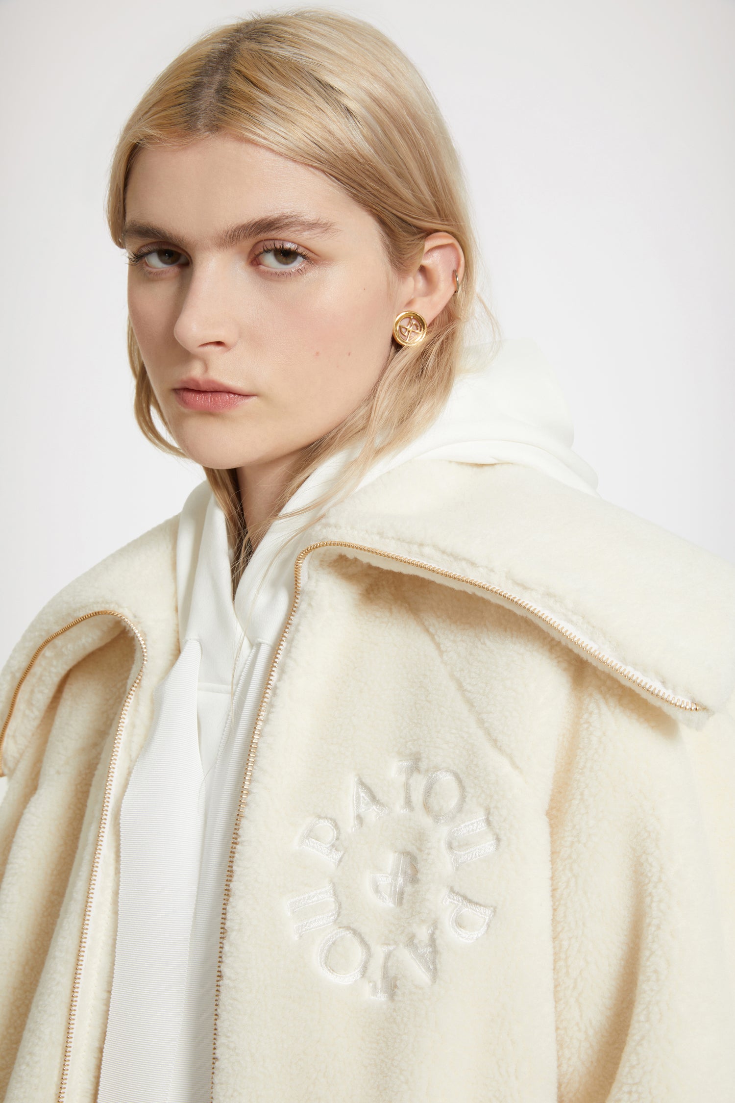 Patou H23JE0980157009A bomber shearling blanc Avalanche oversize