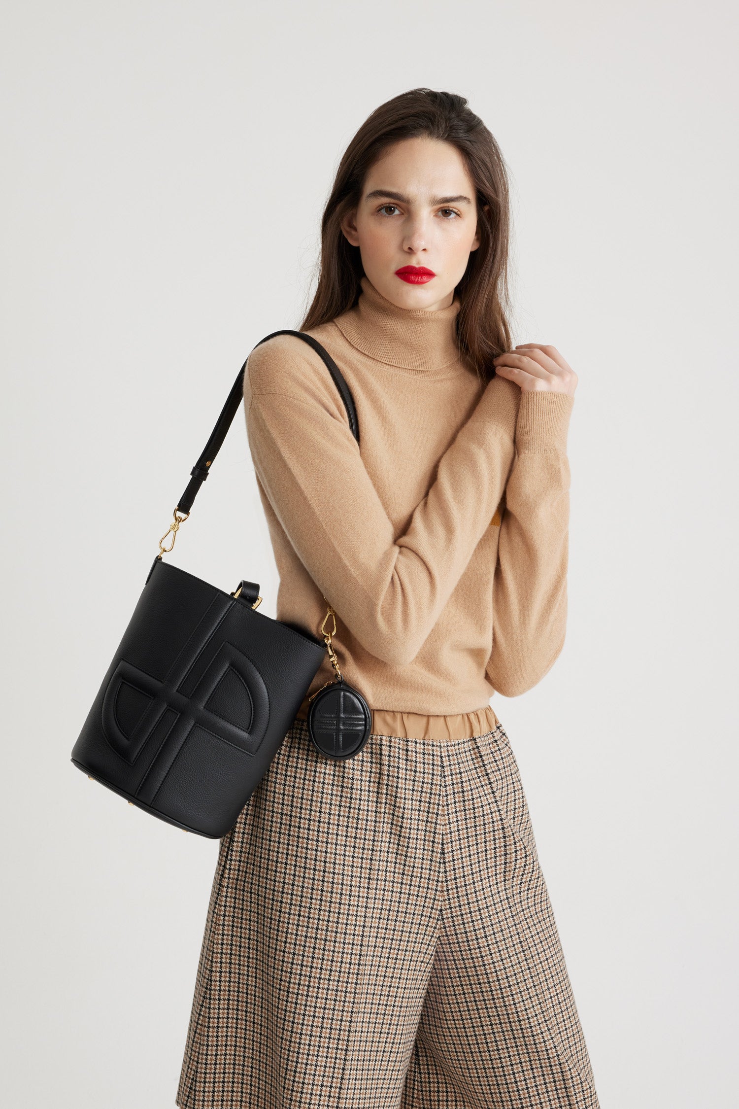 Patou Mini JP SL003 pochette cuir noir écouteurs