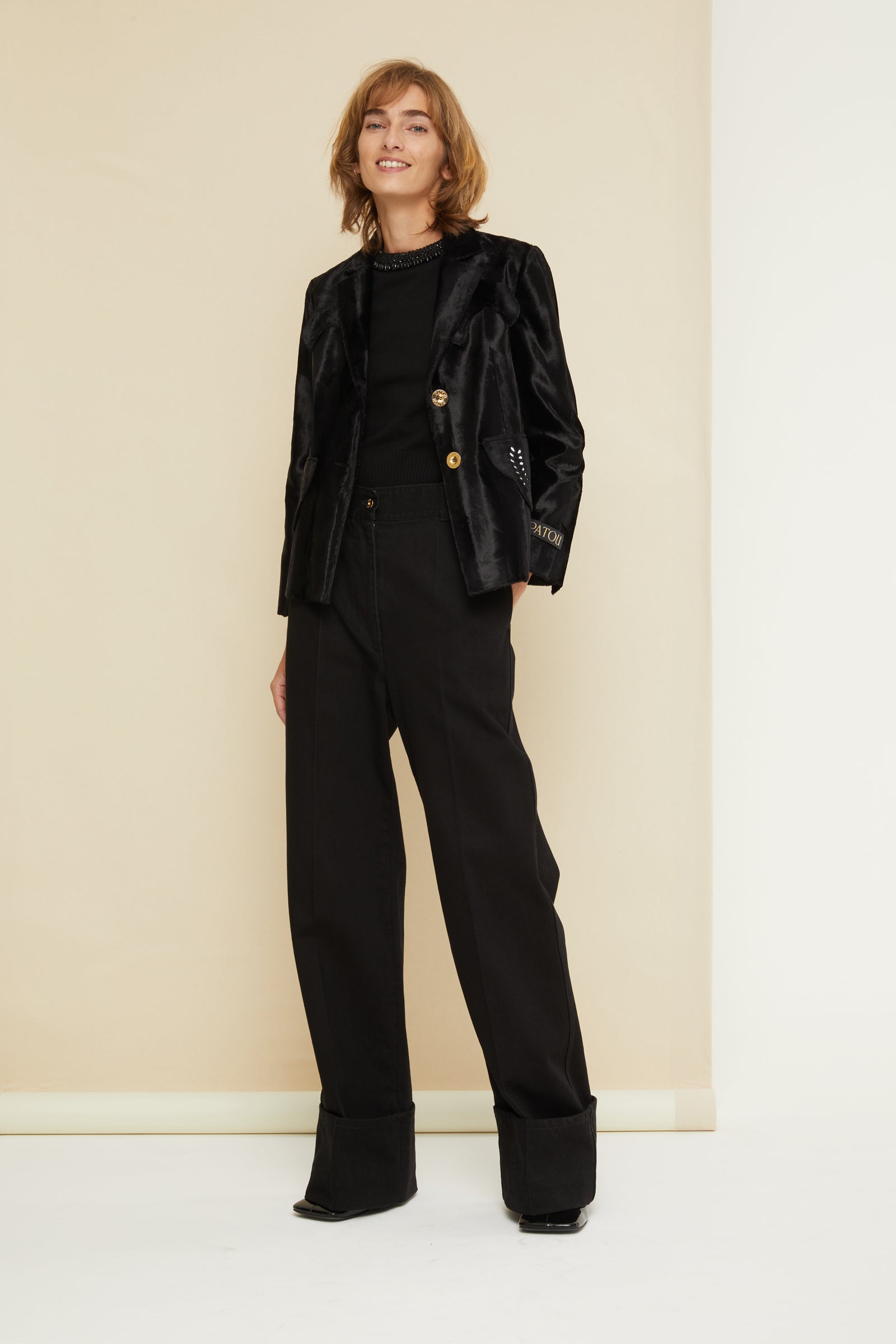 Patou TR013 jean large noir denim bio à revers