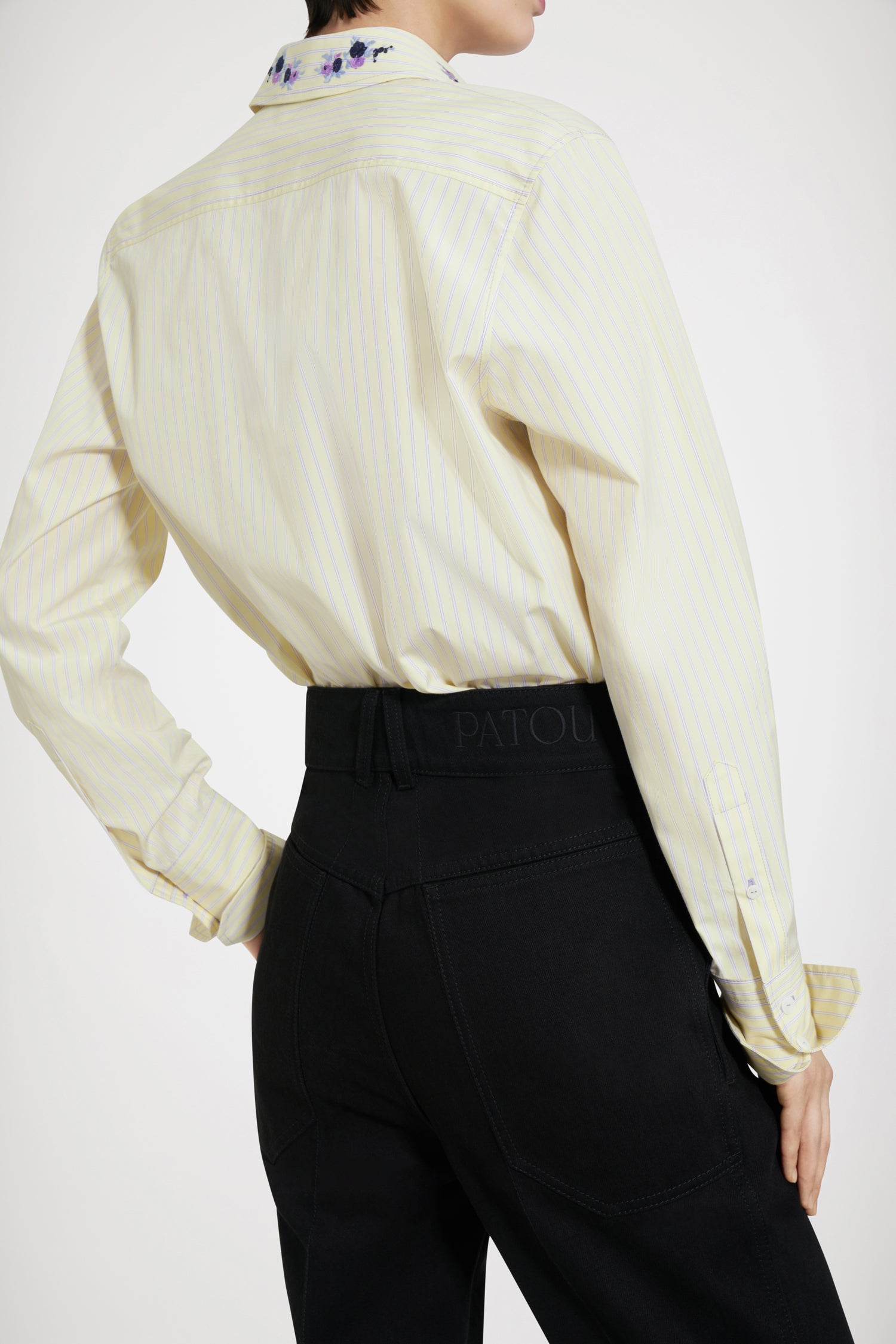 Patou Denim H22TR026 pantalon évasé noir en denim bio