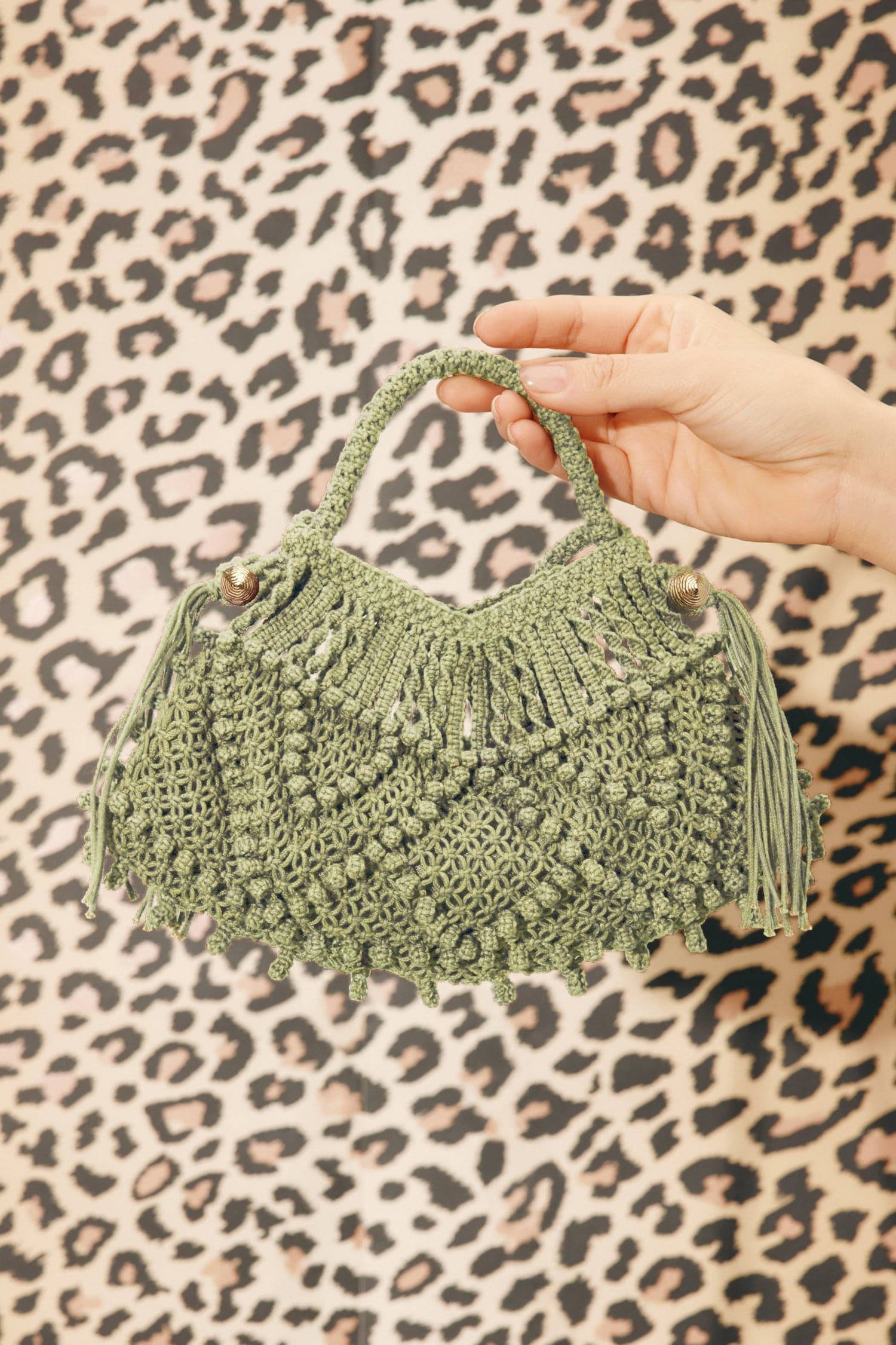 Alemais Macrame Crescent Bag sac croissant sauge coton