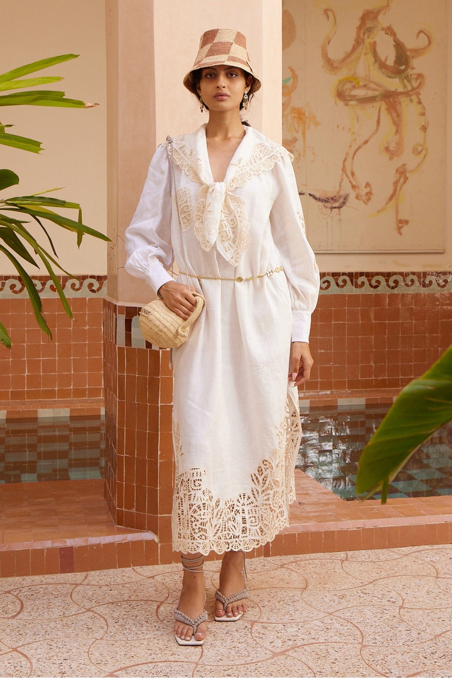 Alemaïs Rosemary robe midi lin brodée col foulard