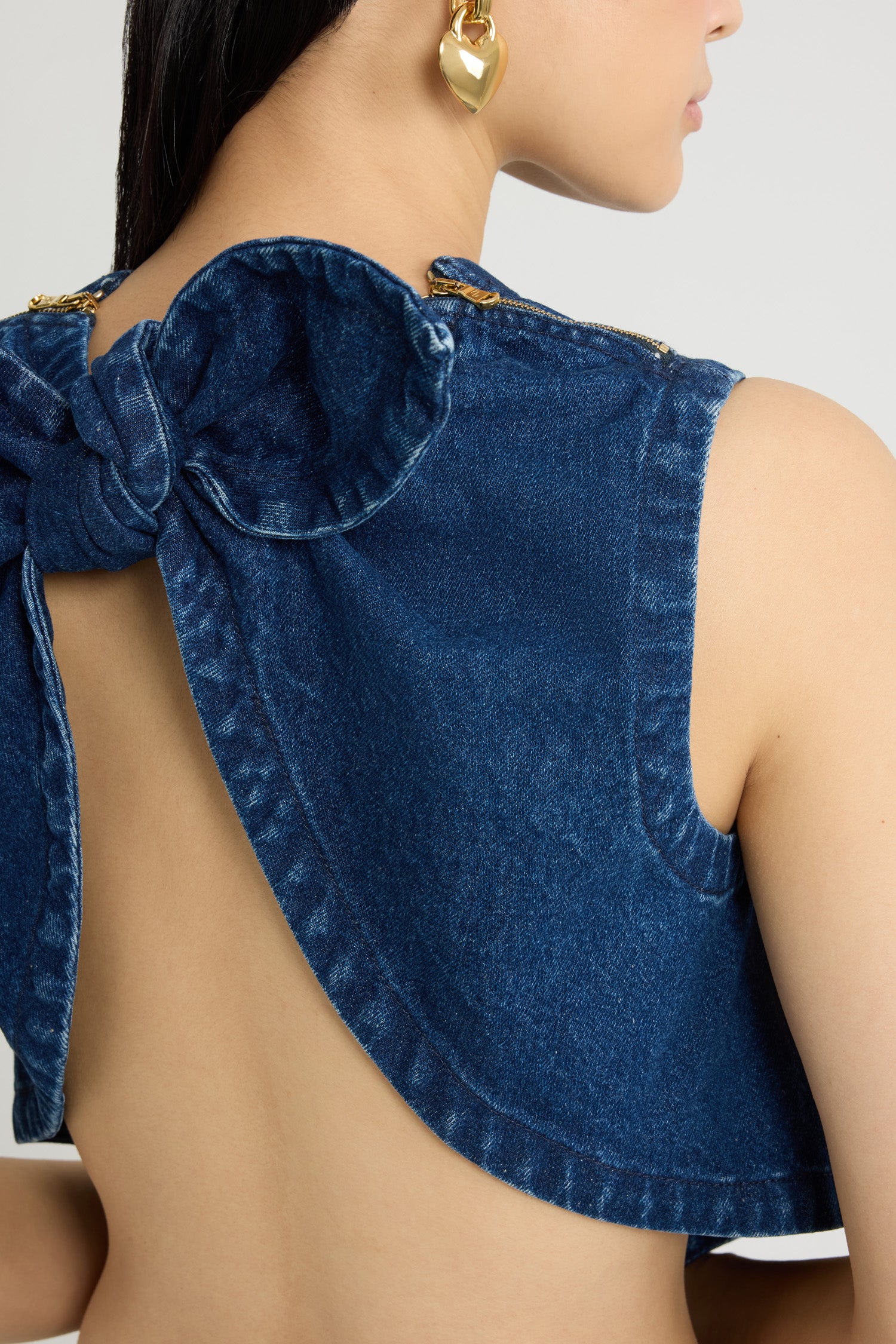 Patou TO161 top denim coton Ink Blue cropped dos noué