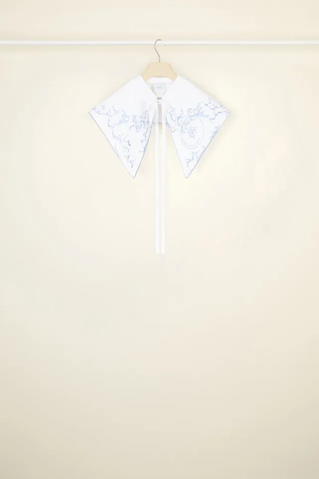 Patou AC033 col blanc coton bio brodé