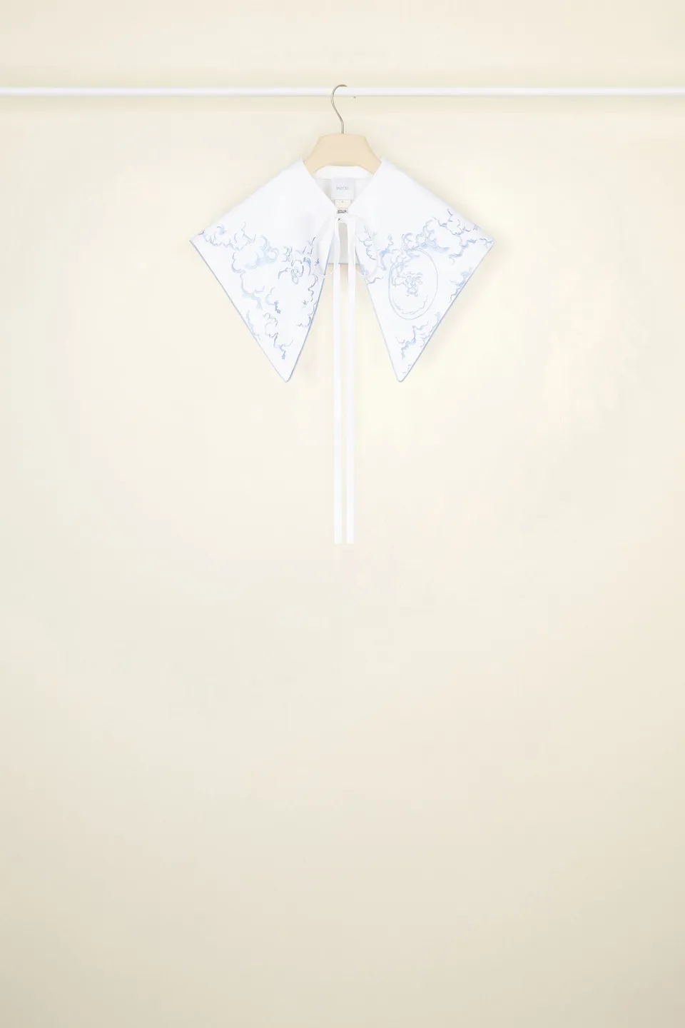 Patou AC033 col blanc coton bio brodé