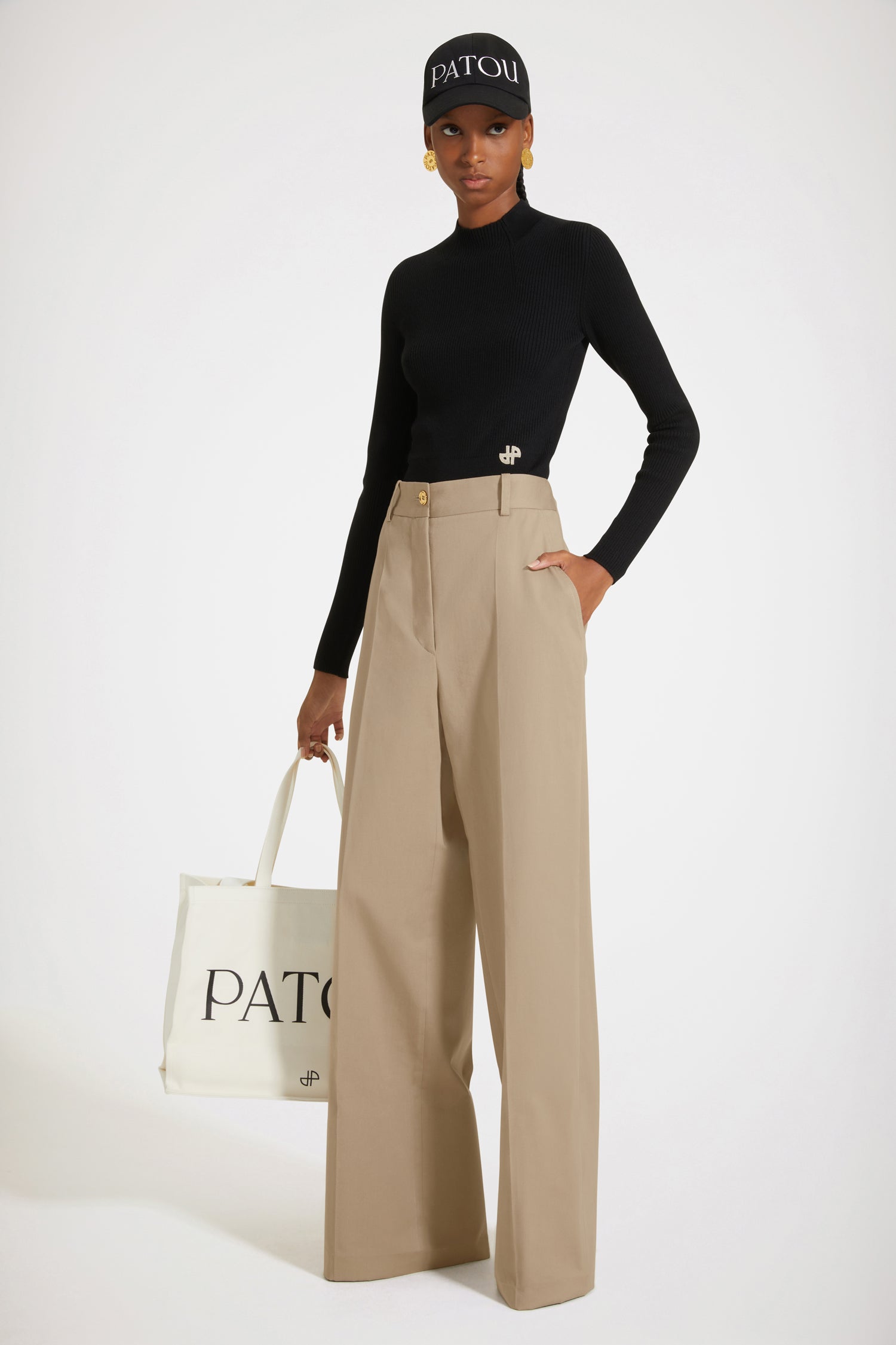 Patou KN128 pull noir laine mérinos côtelé court