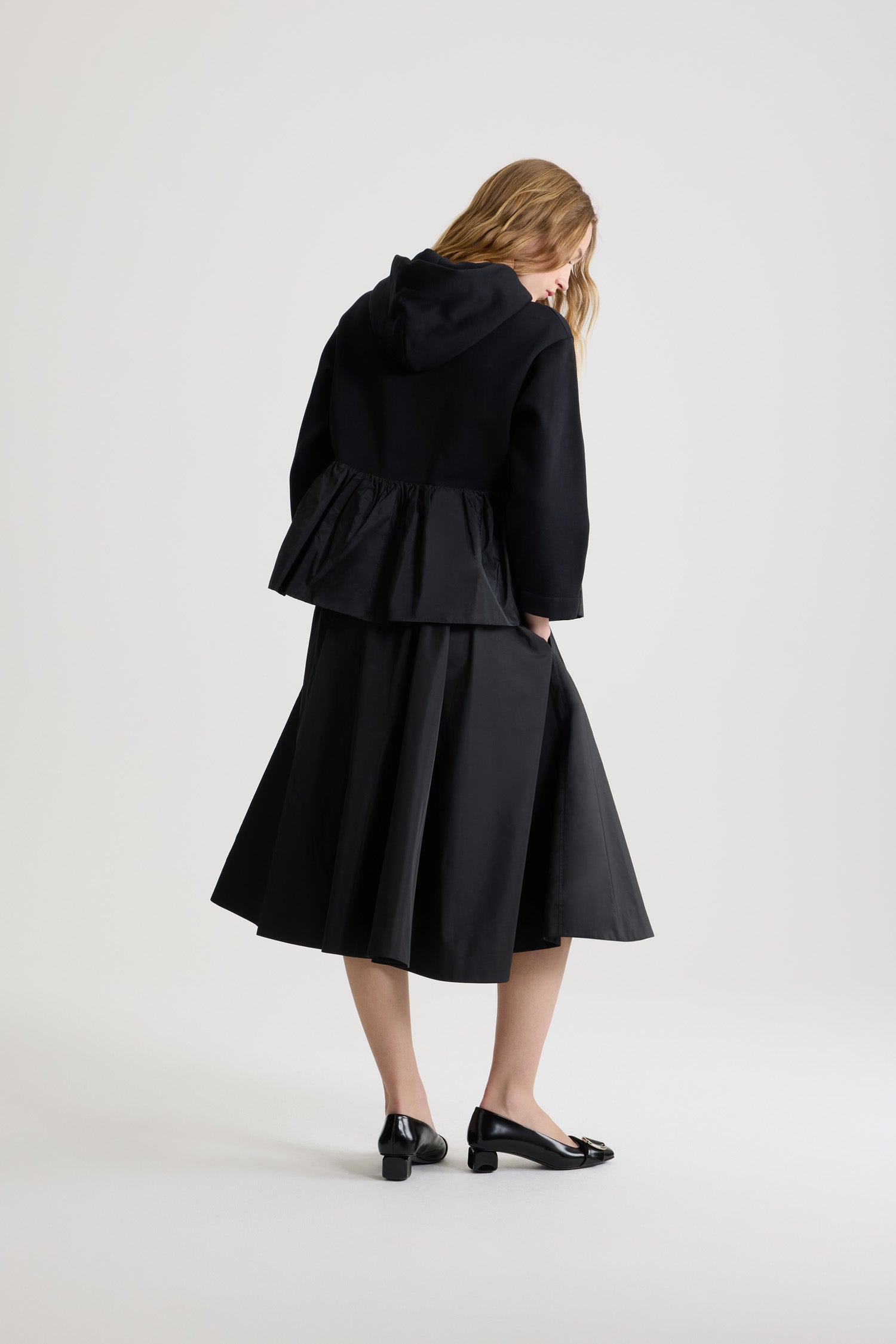 Patou JE193 hoodie coton bio noir à volant XS-XL