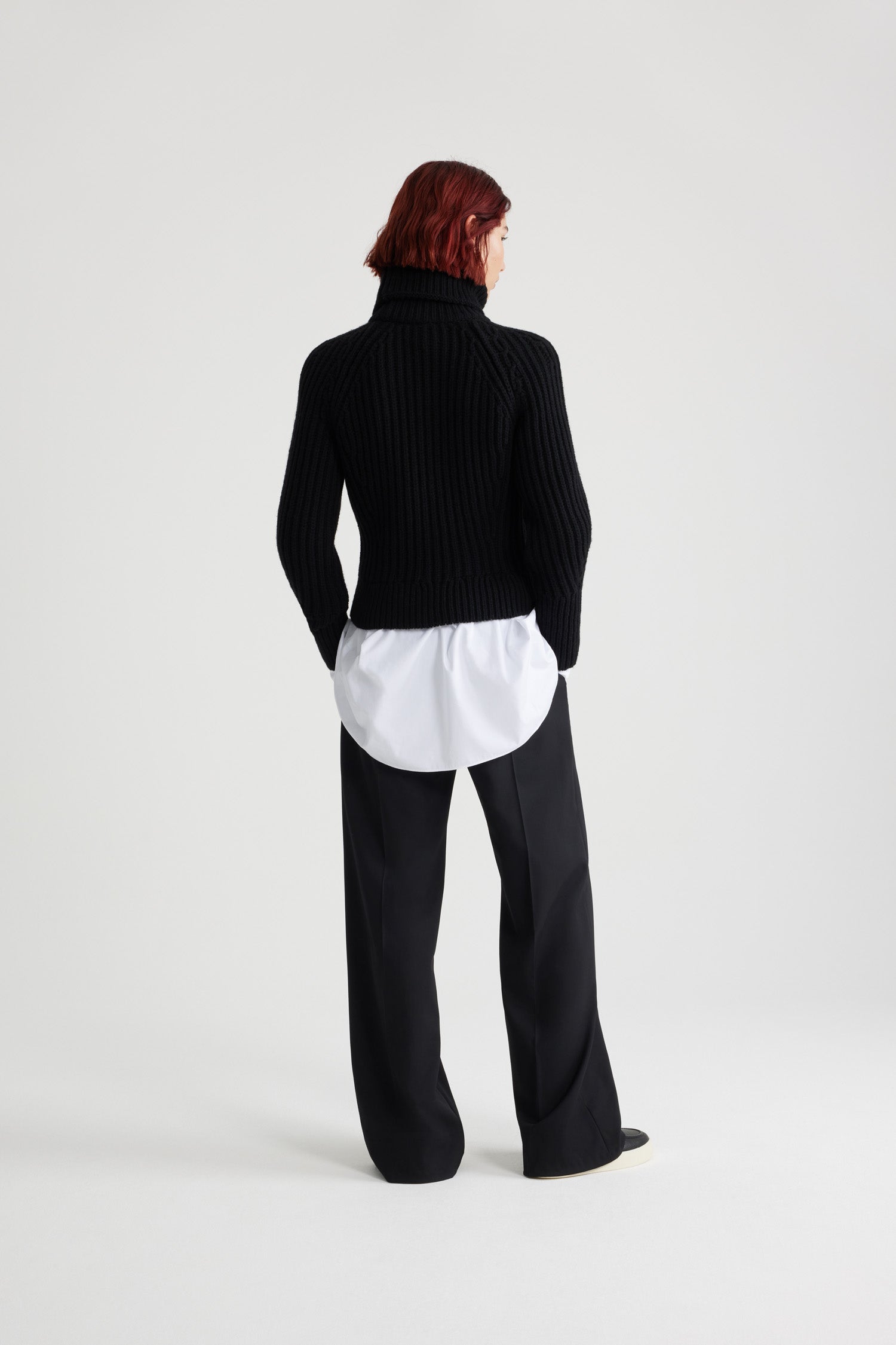 Patou KN206 Pull col roulé noir laine cachemire