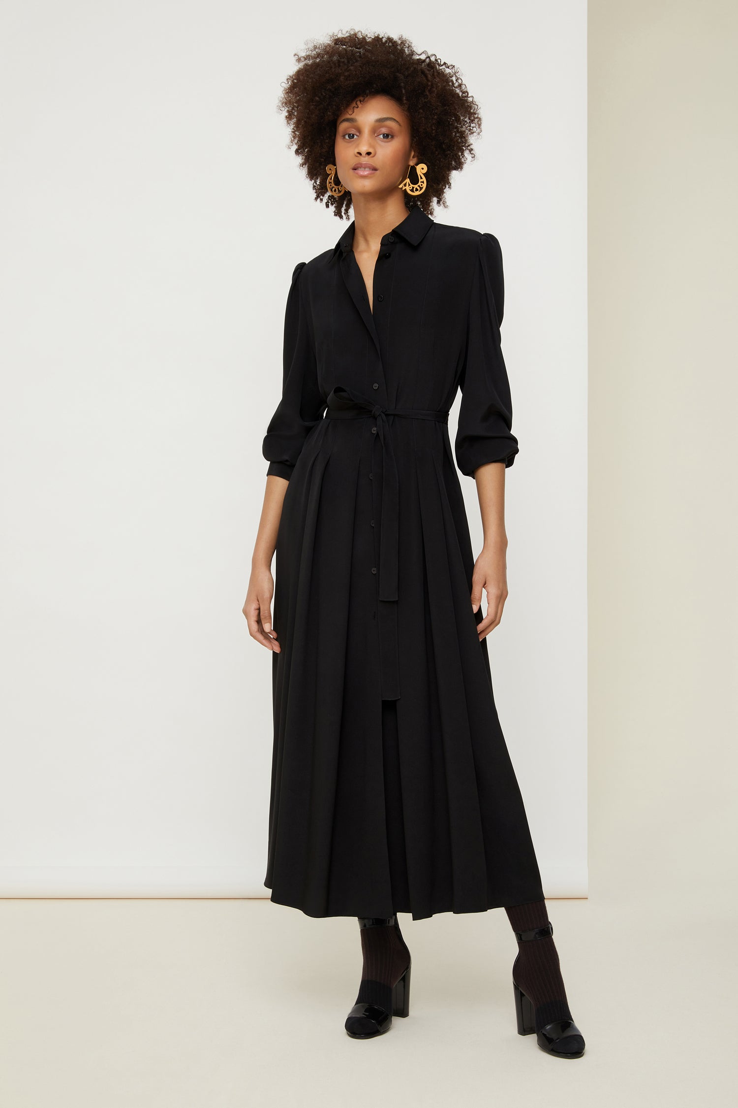 Patou DR078 robe chemise midi soie plissée noire