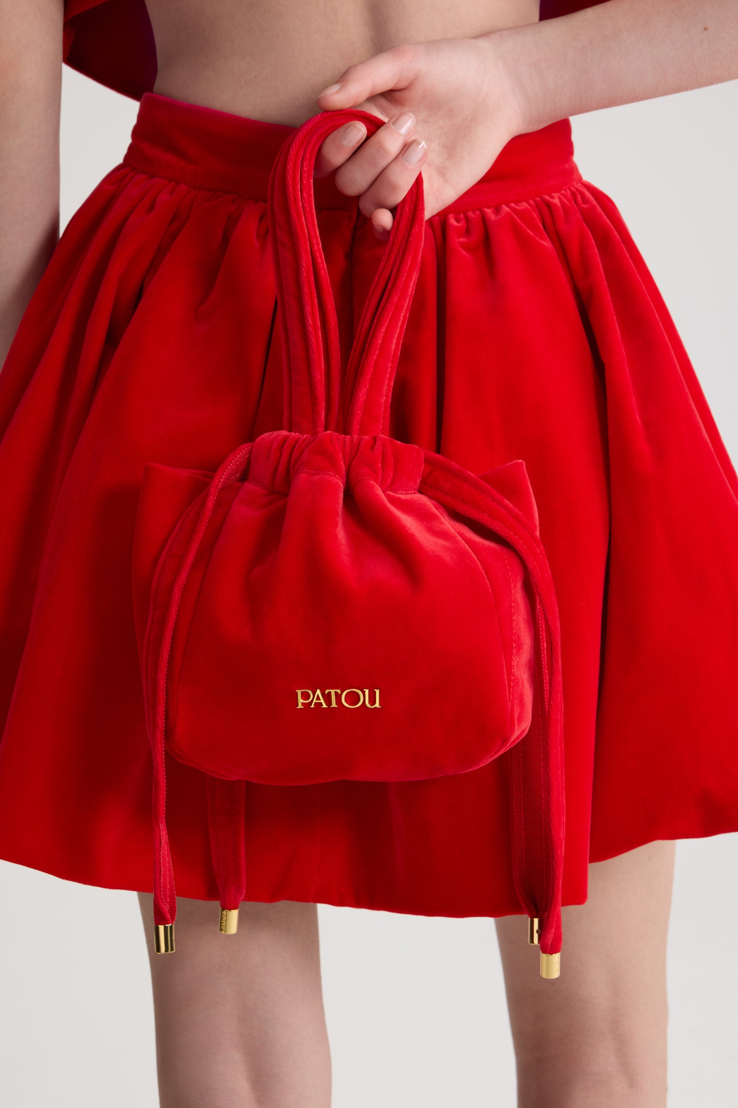 Patou AC074 pochette rouge velours coton