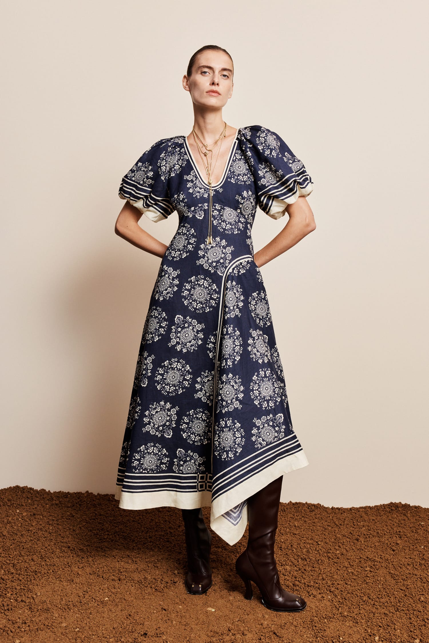 Alemäis Banderra robe midi lin fleurs taille empire