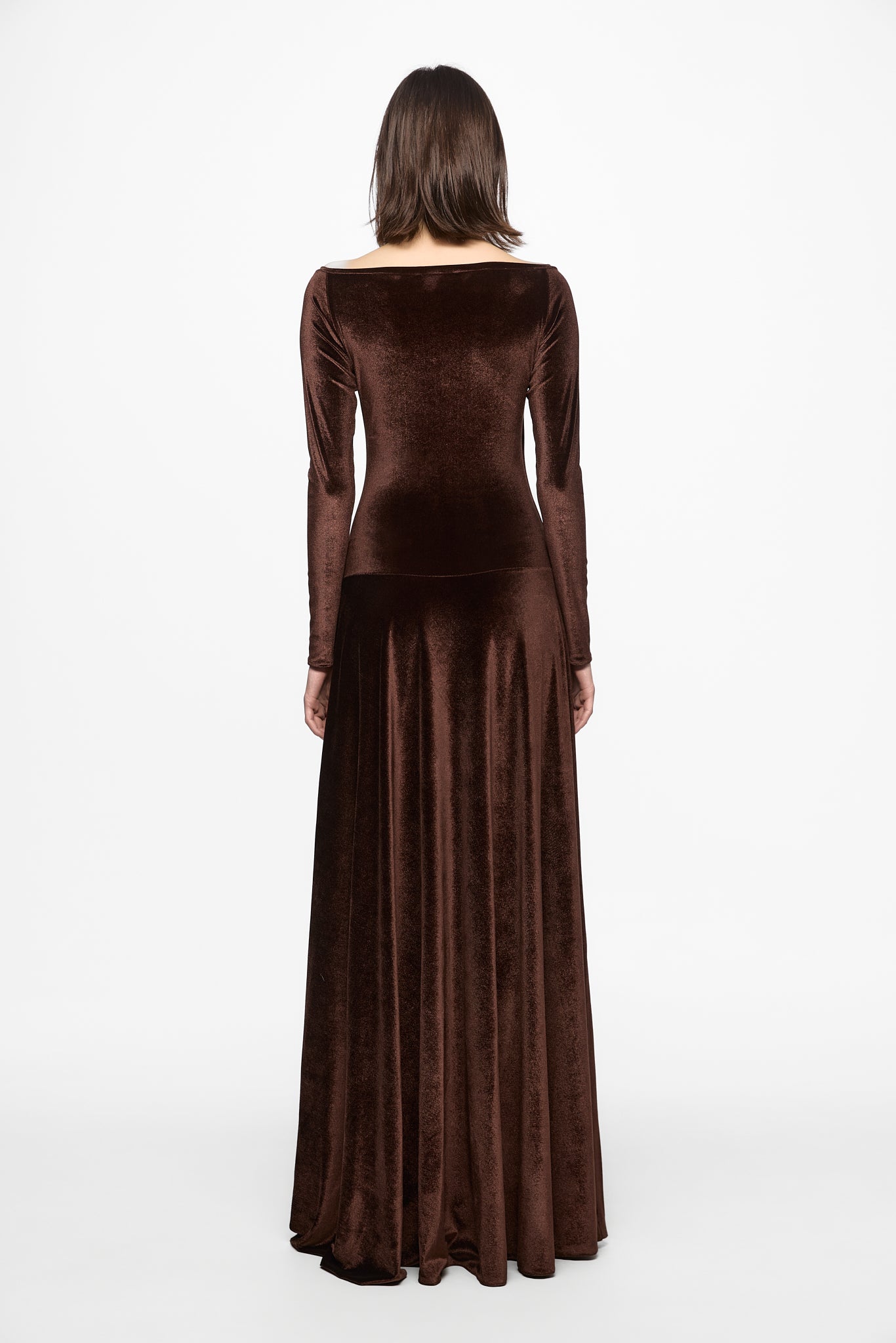 ATU Body Couture robe velours marron épaules nues sol