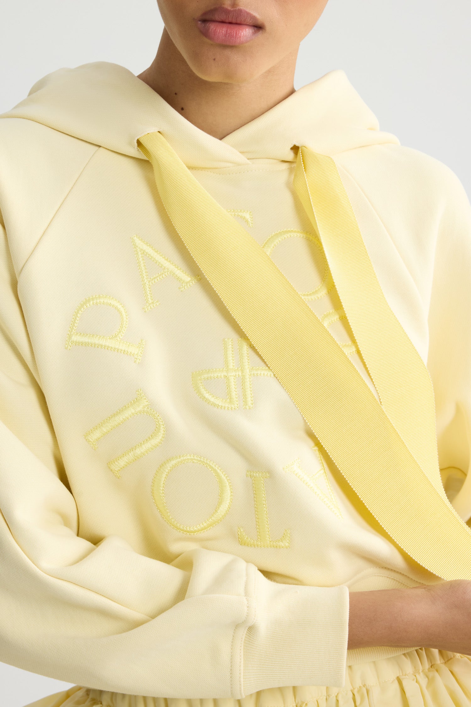 Patou JE069 sweat hoodie coton bio jaune court