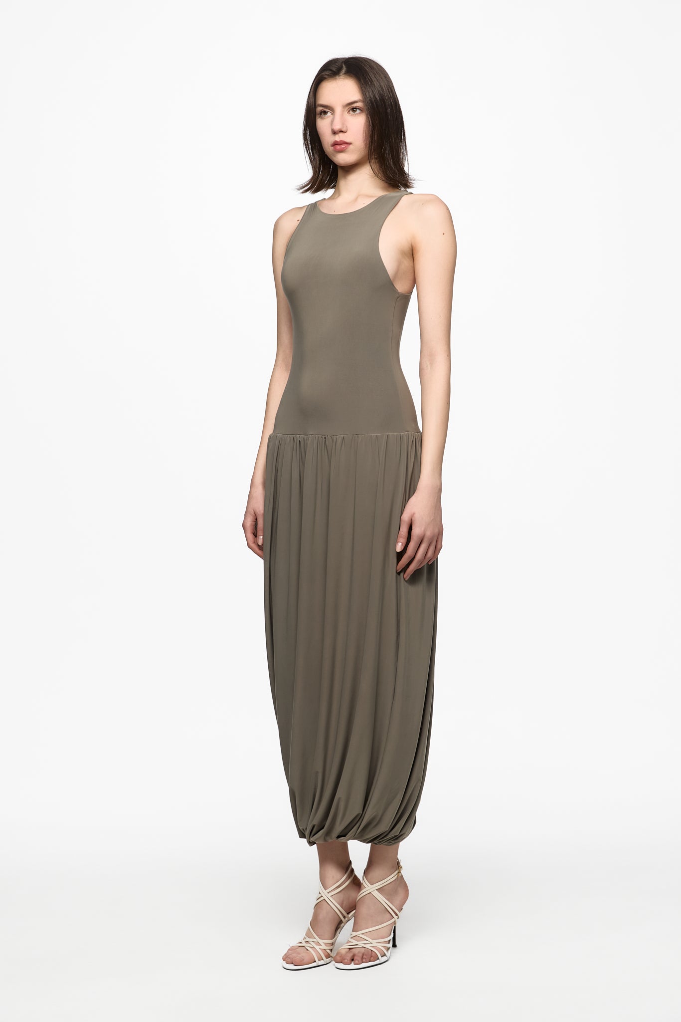 ATU Body Couture robe midi grise sans manches fronçée