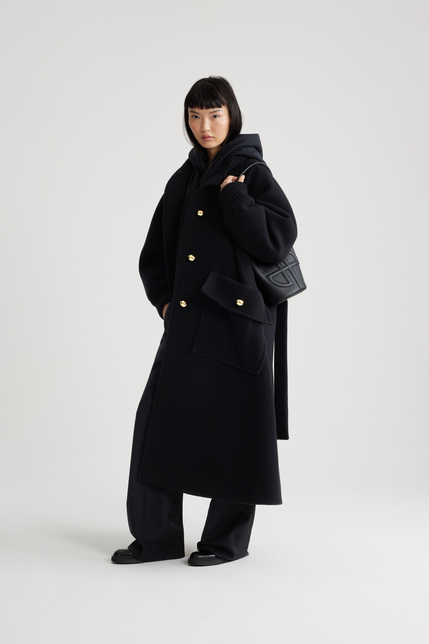 Patou Coats manteau CO022 noir laine cachemire oversize