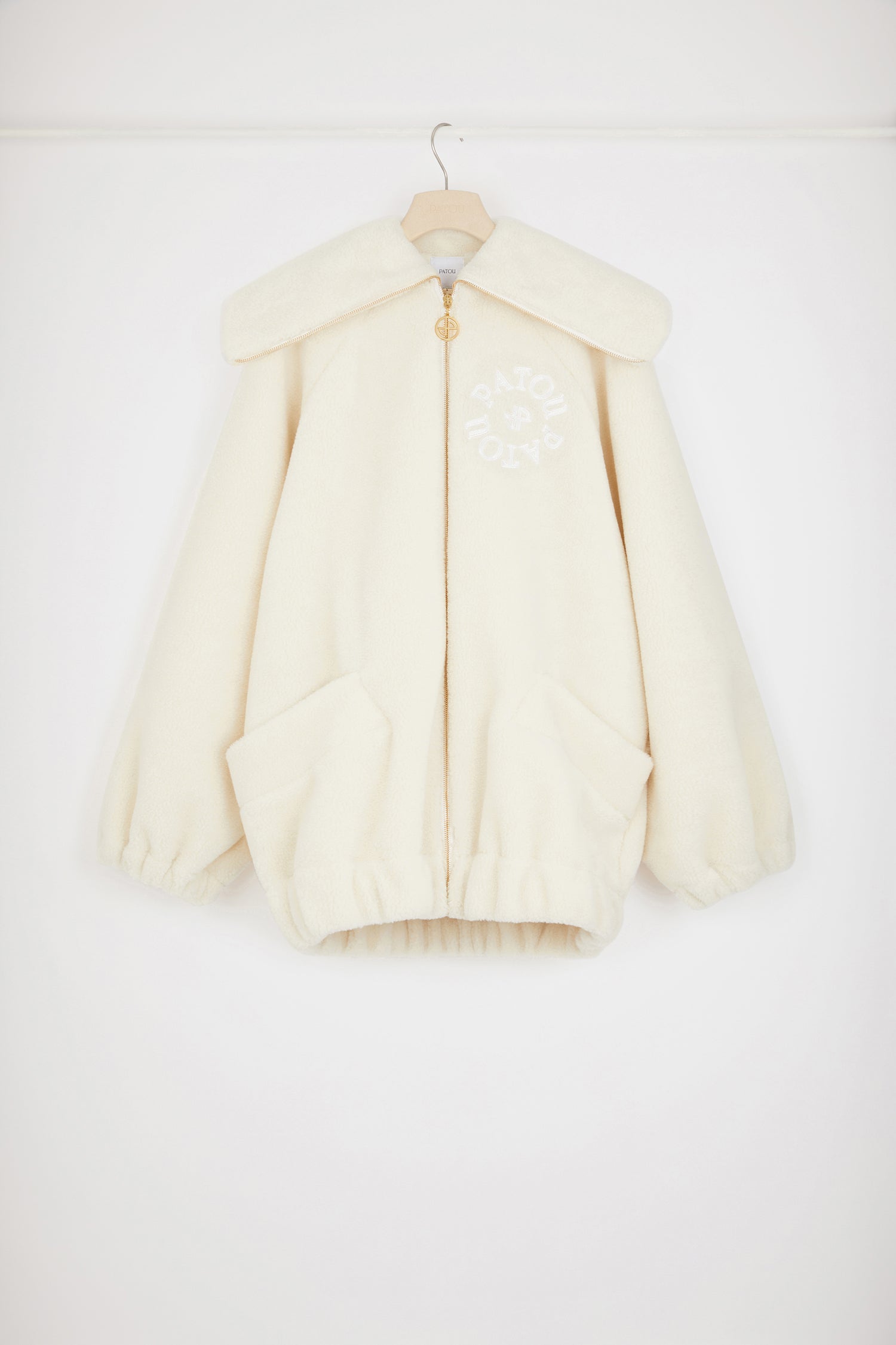 Patou H23JE0980157009A bomber shearling blanc Avalanche oversize