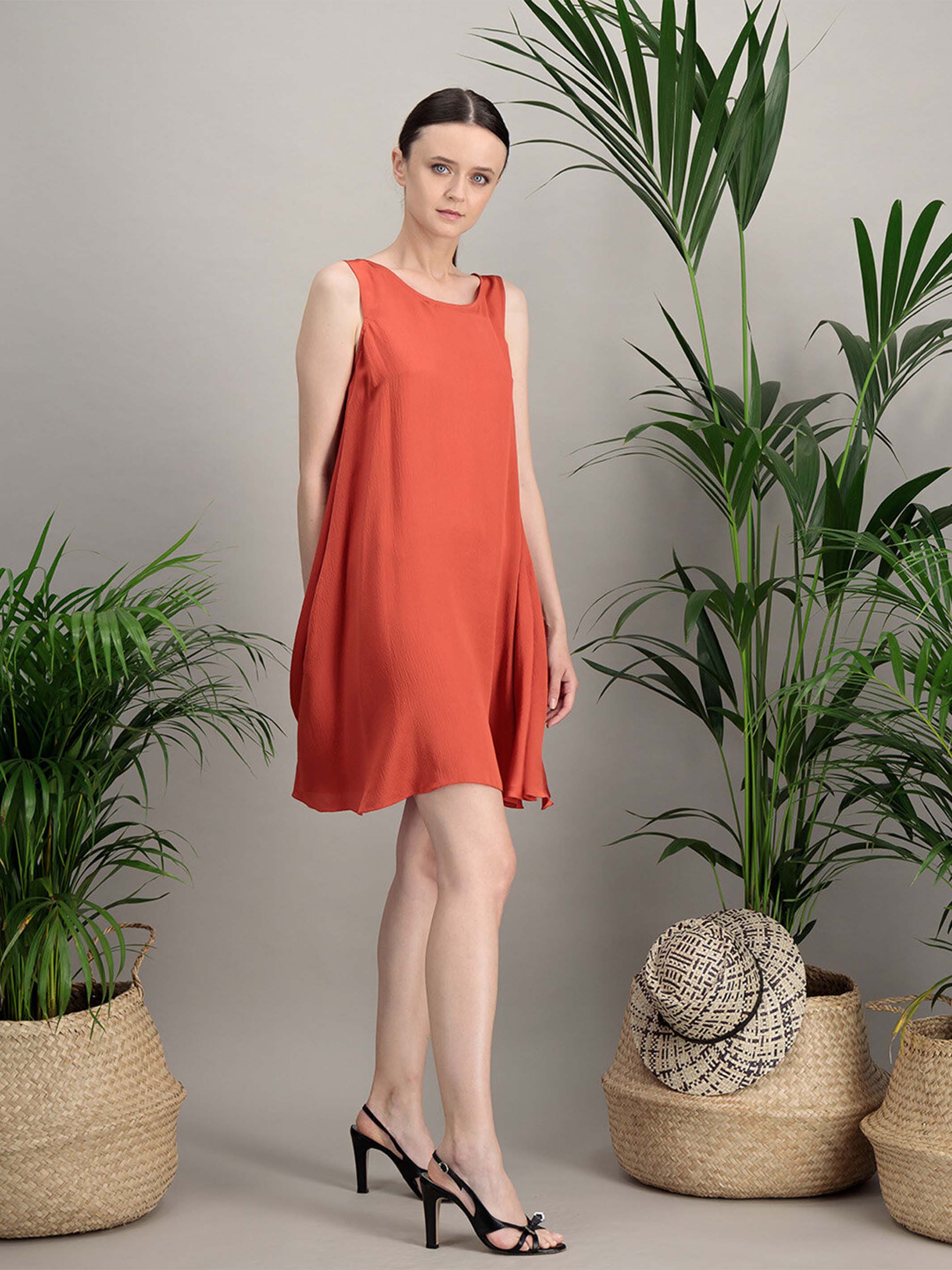 Anahide Saint André Miscelia robe soie évasée corail