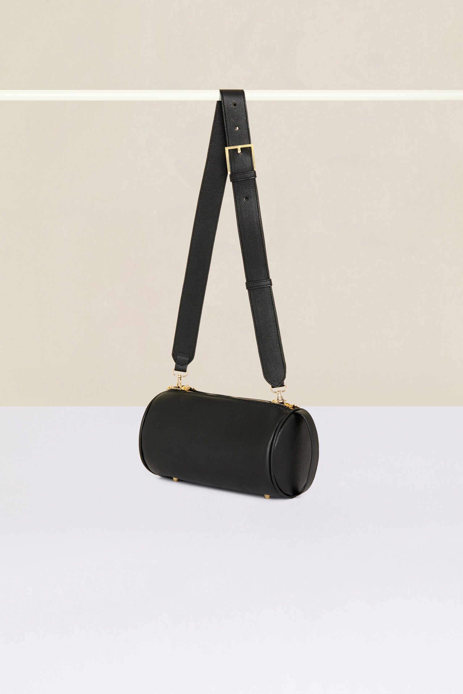 Patou AC008 sac barrel simili cuir noir TU bowling