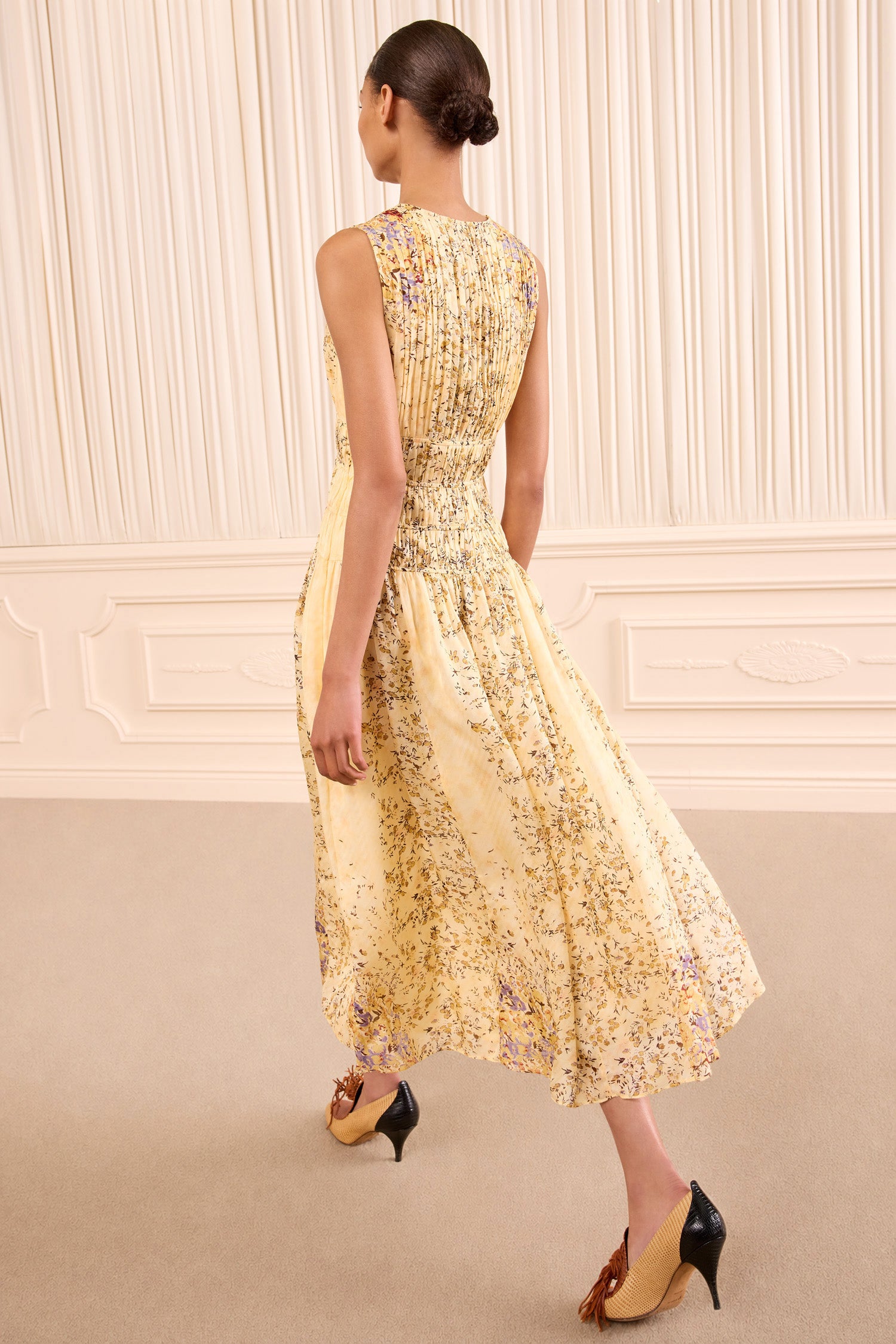 Ulla Johnson Sylvie robe midi soie forsythia sans manches
