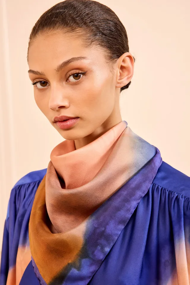 Ulla Johnson Chiara Scarf foulard soie Moontide 89 cm