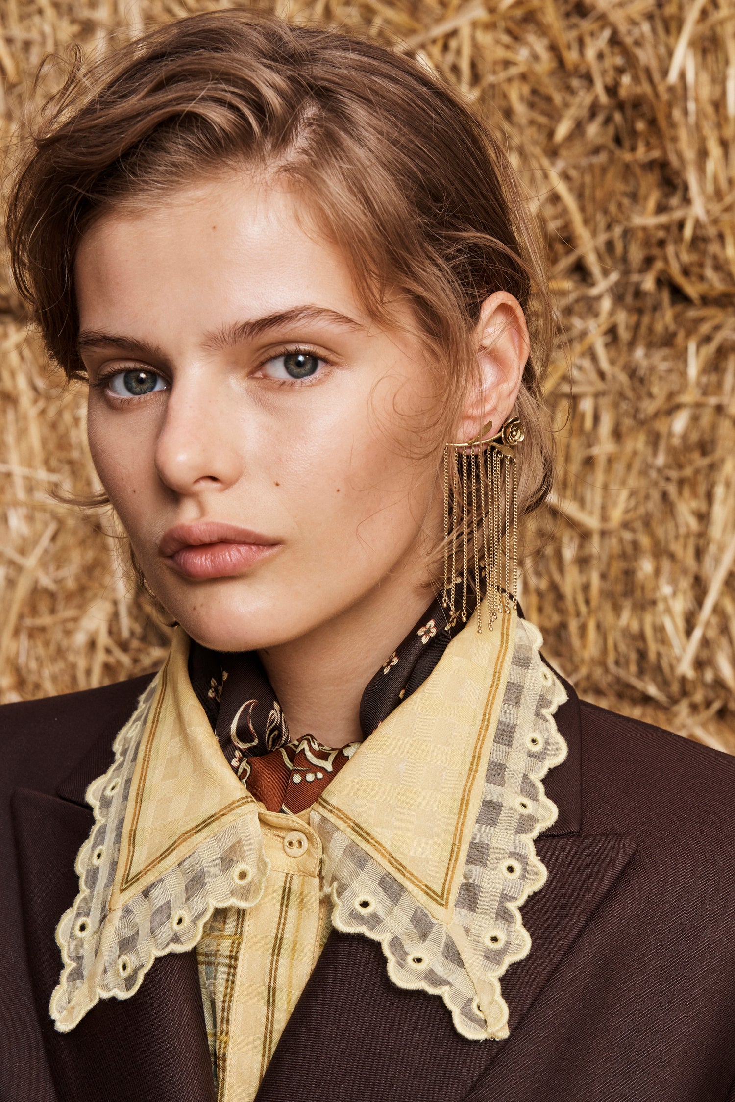 Alemaïs Django boucles d'oreilles dorées rose nœud OS