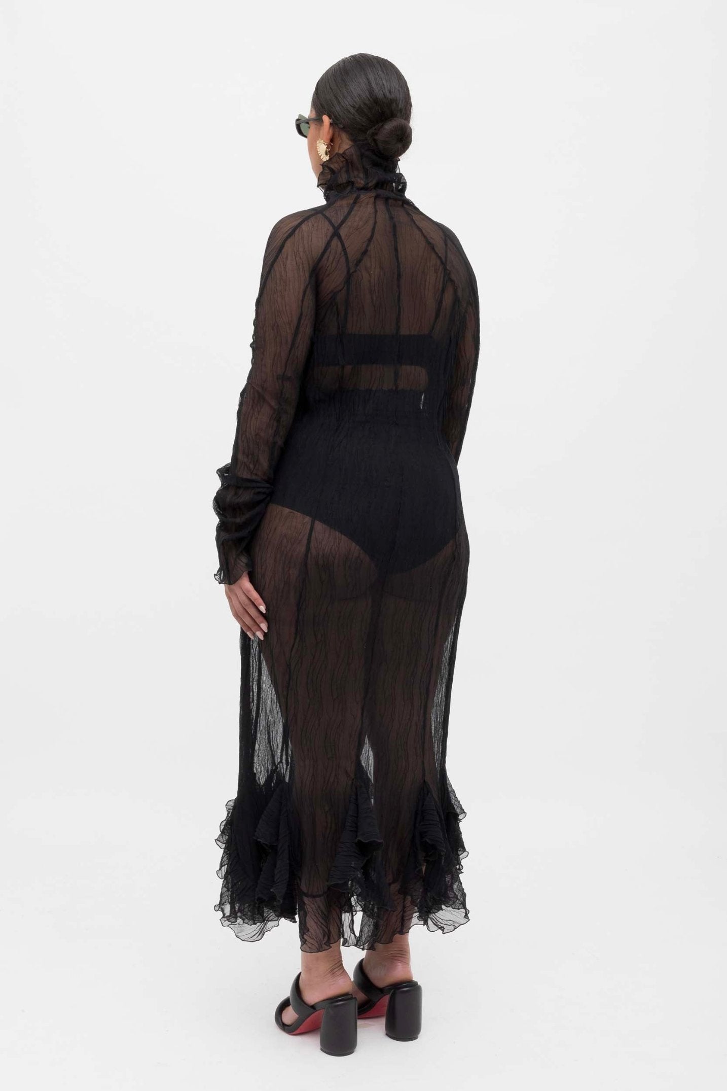 Ester Manas Black Crumpled robe longue noire froissée