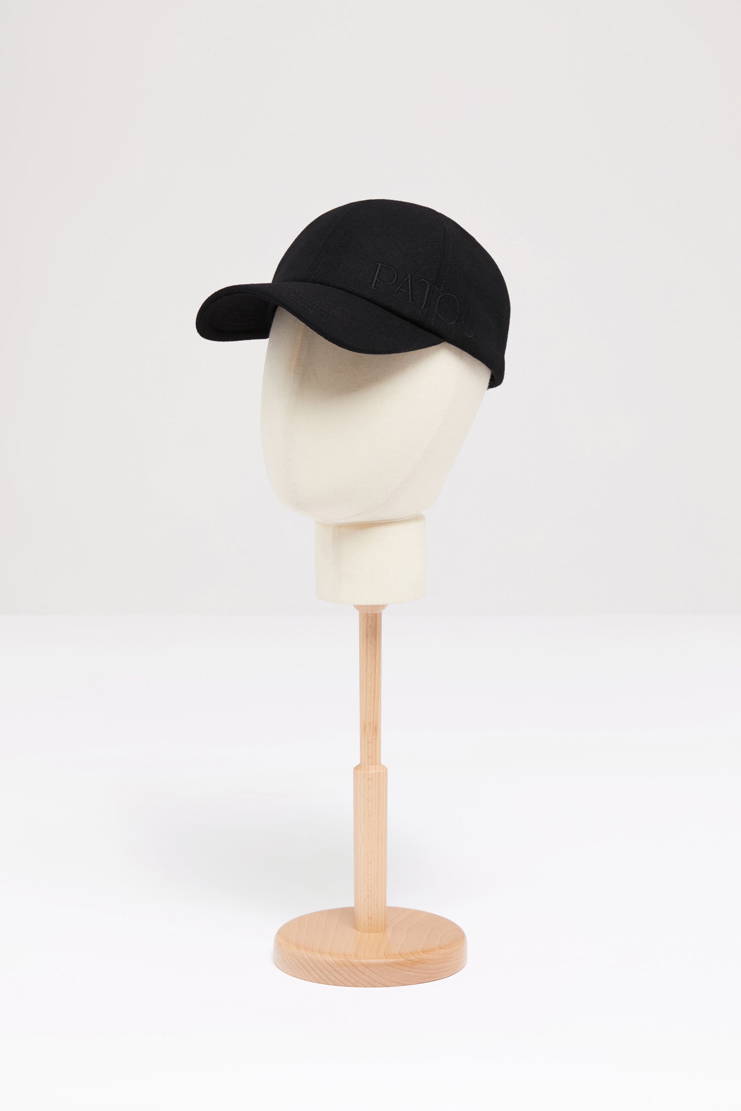 Patou Accessories AC040 casquette feutre noir brodée
