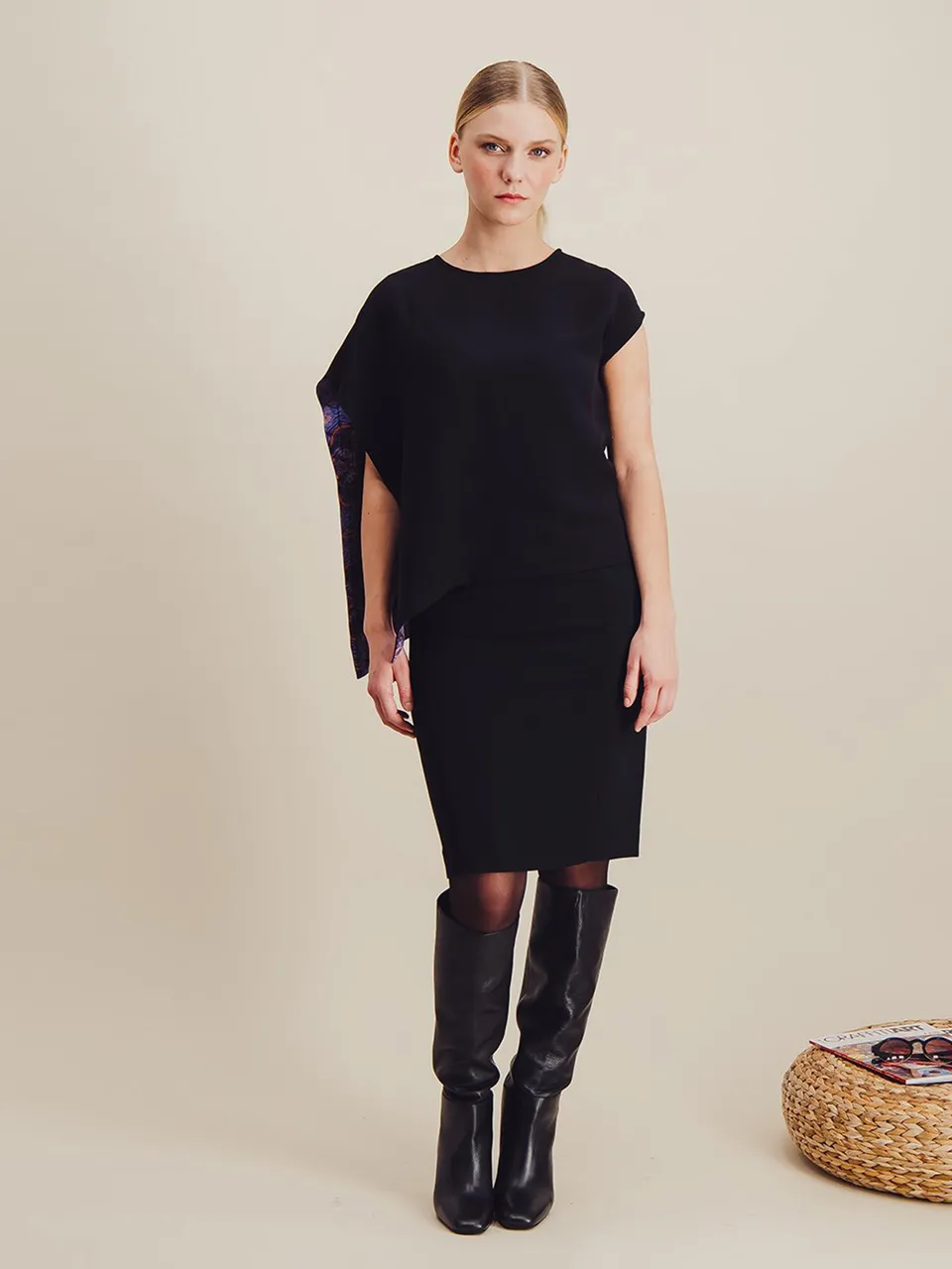 Anahide Saint André Contrejour top asymétrique noir orange