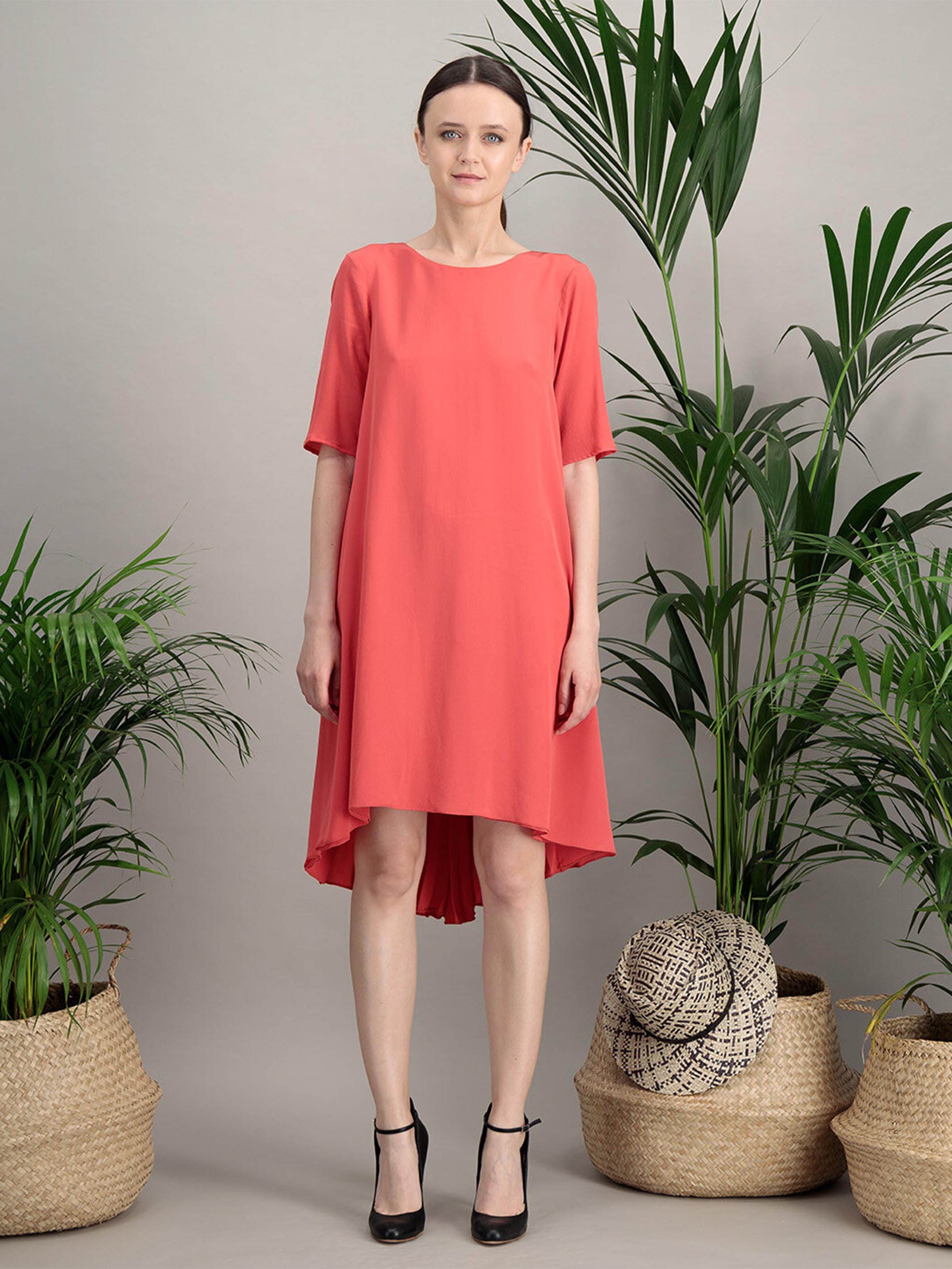 Anahide Saint André Marino robe plissée corail crêpe soie