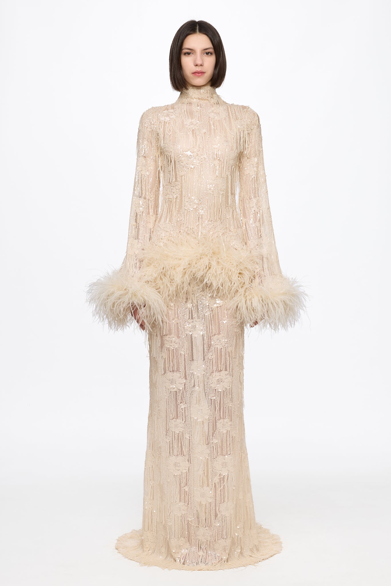 ATU Body Couture Sequins and Feathers robe vanille plumes S