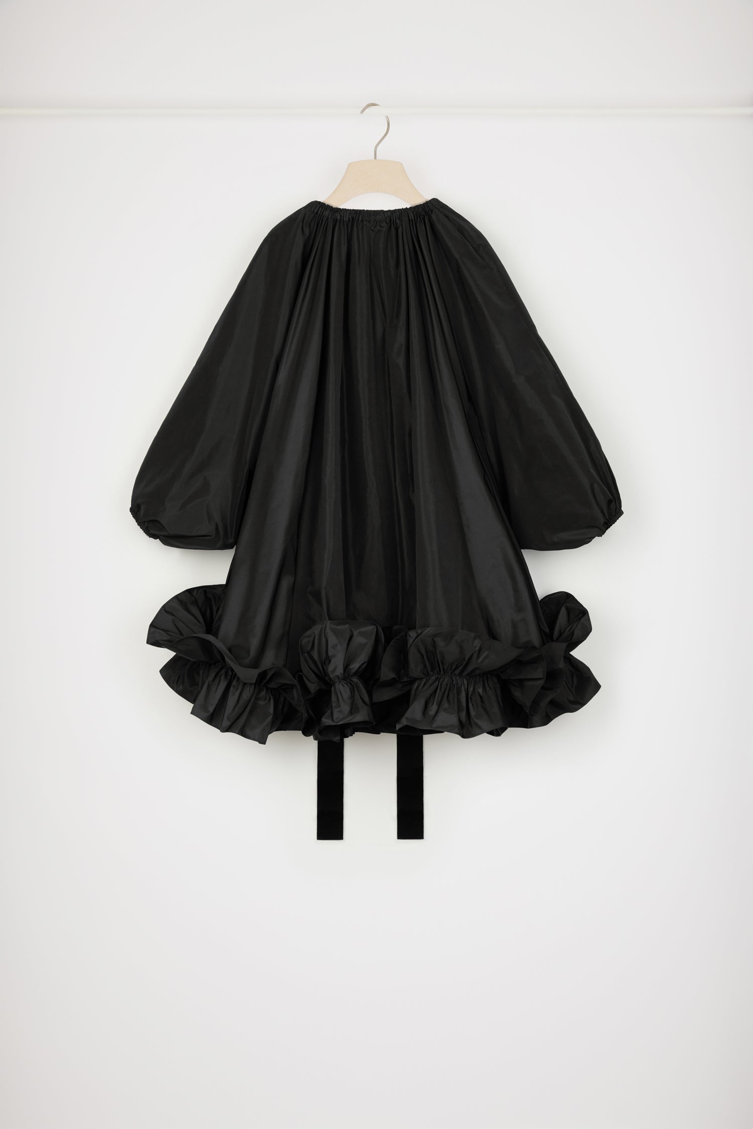 Patou DR108 robe noire faille recyclée volants grosgrain