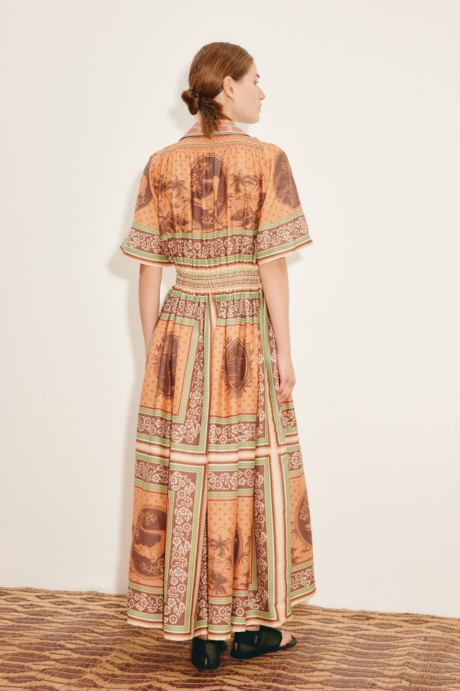 Alemais Alberta robe chemise midi smockée