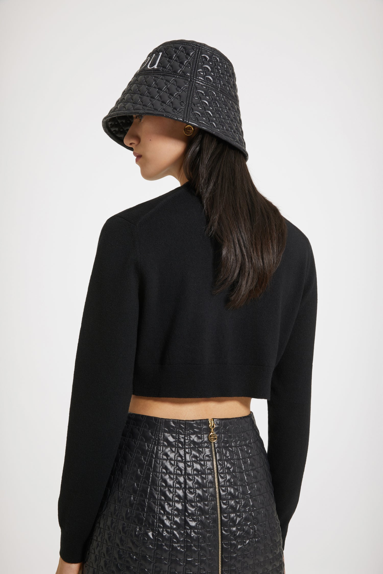 Patou AC027 bob matelassé nylon noir