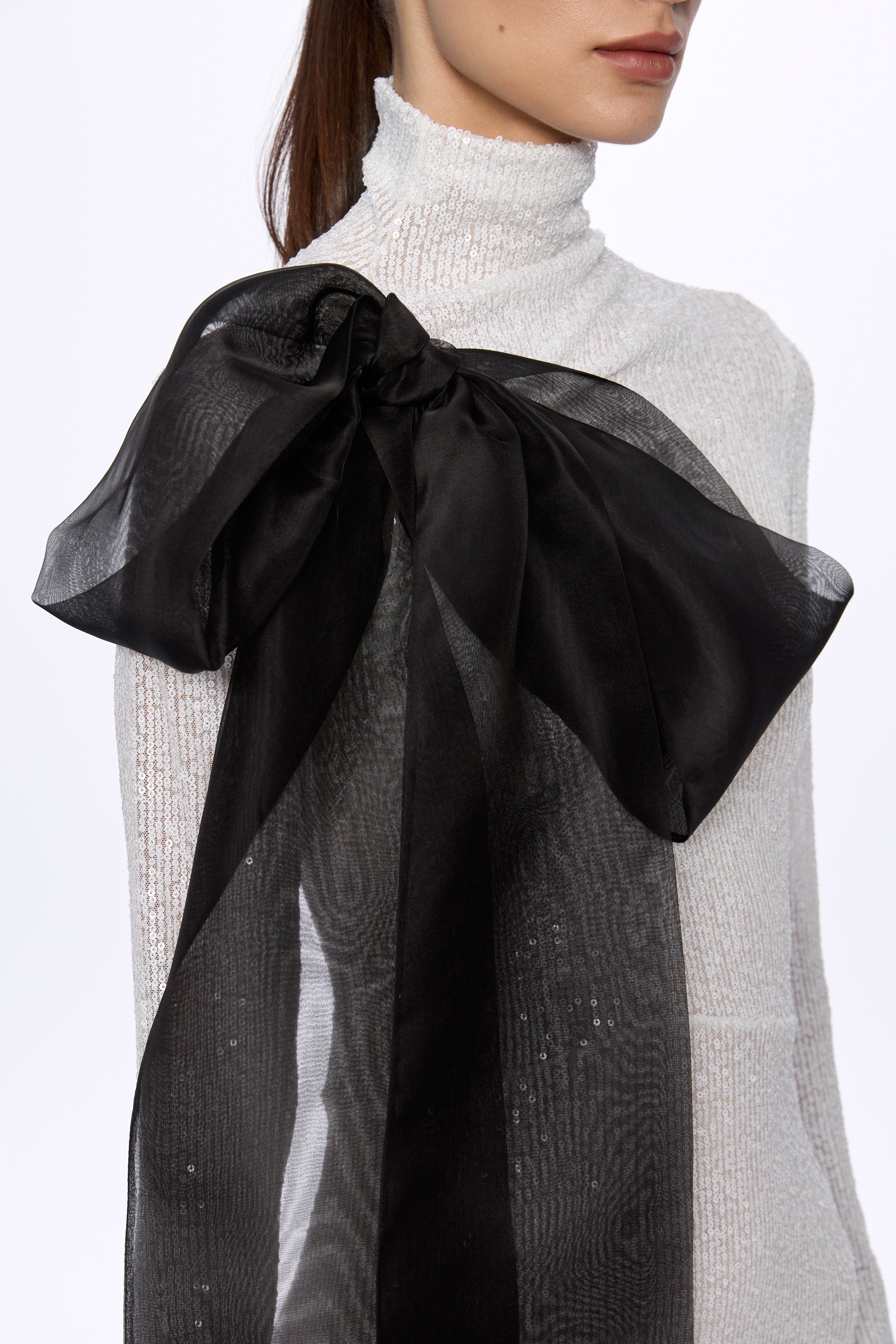 ATU Body Couture robe midi sequins blanche nœud S